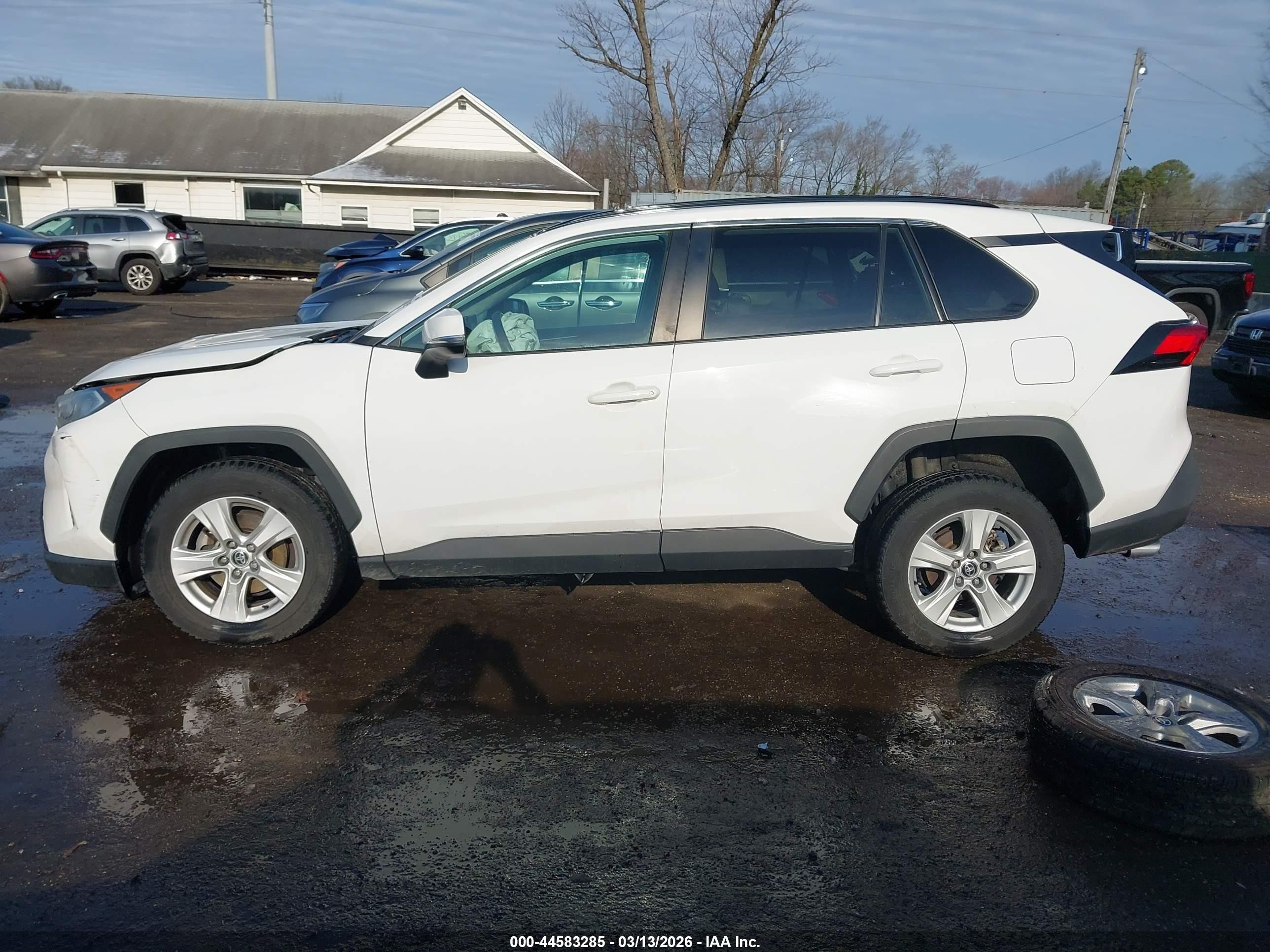 2021 Toyota Rav4 Xle White vin: 2T3W1RFV6MC145870