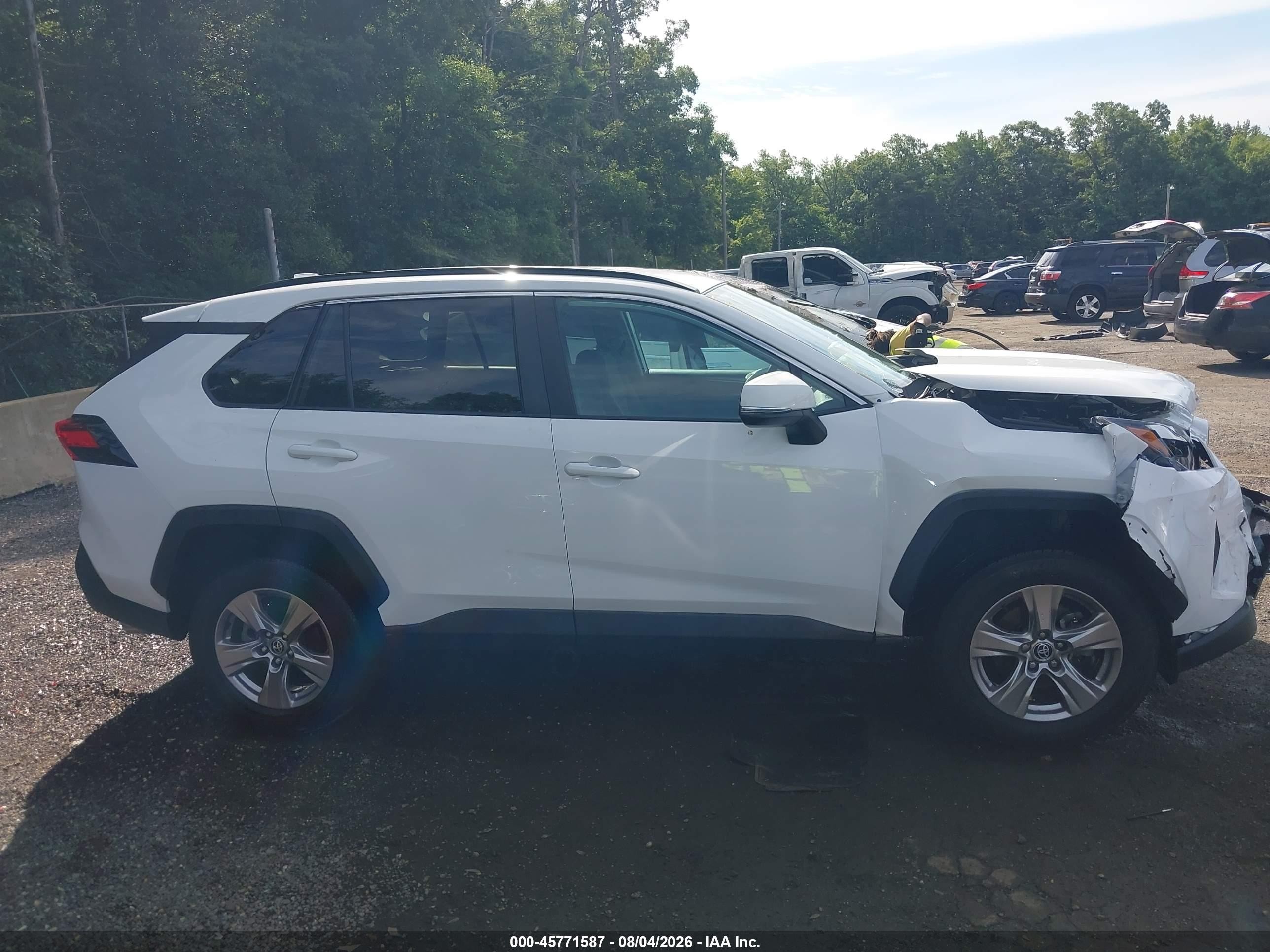 2023 Toyota Rav4 Xle White vin: 2T3W1RFV7PW276342