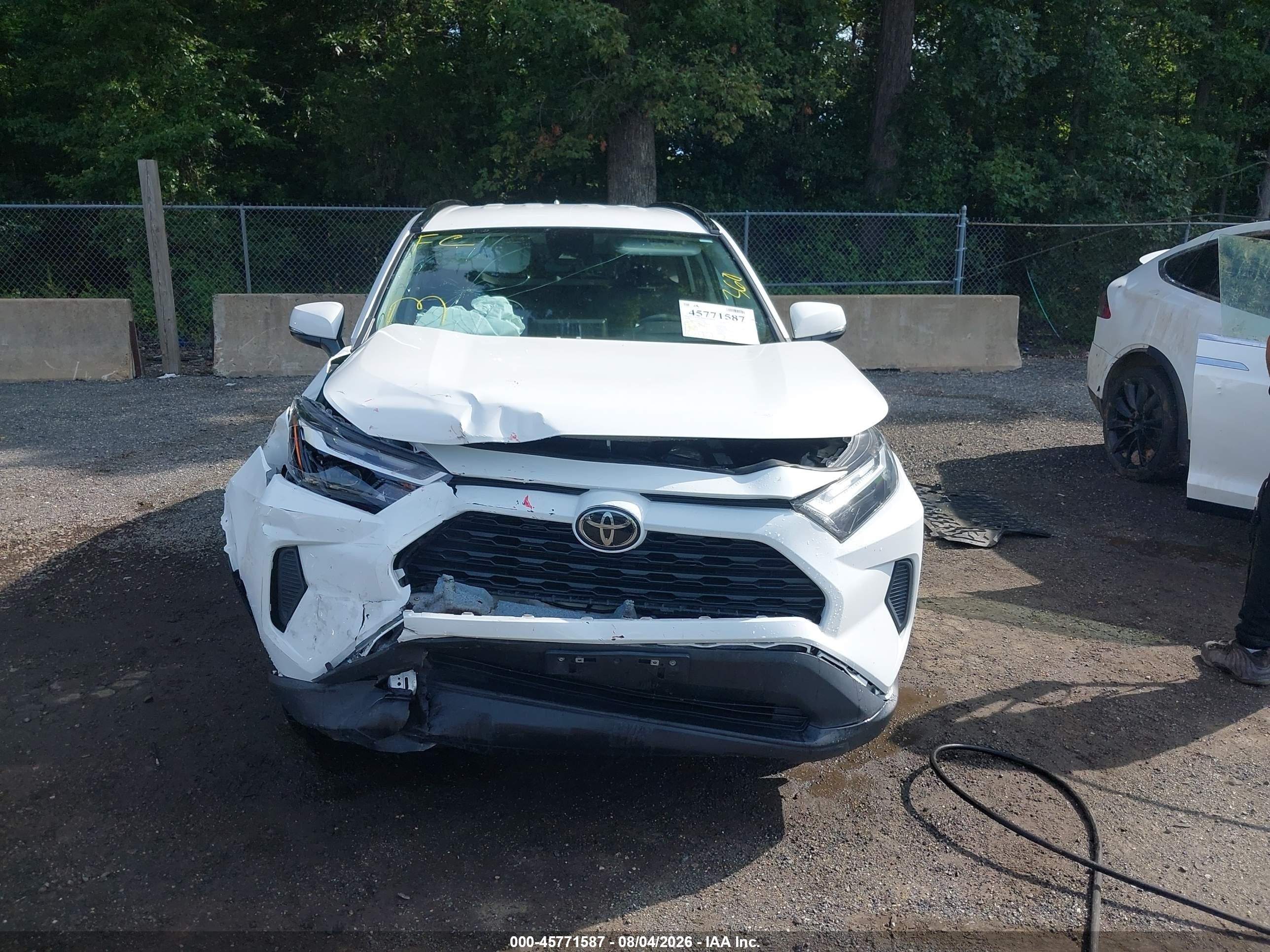 2023 Toyota Rav4 Xle White vin: 2T3W1RFV7PW276342
