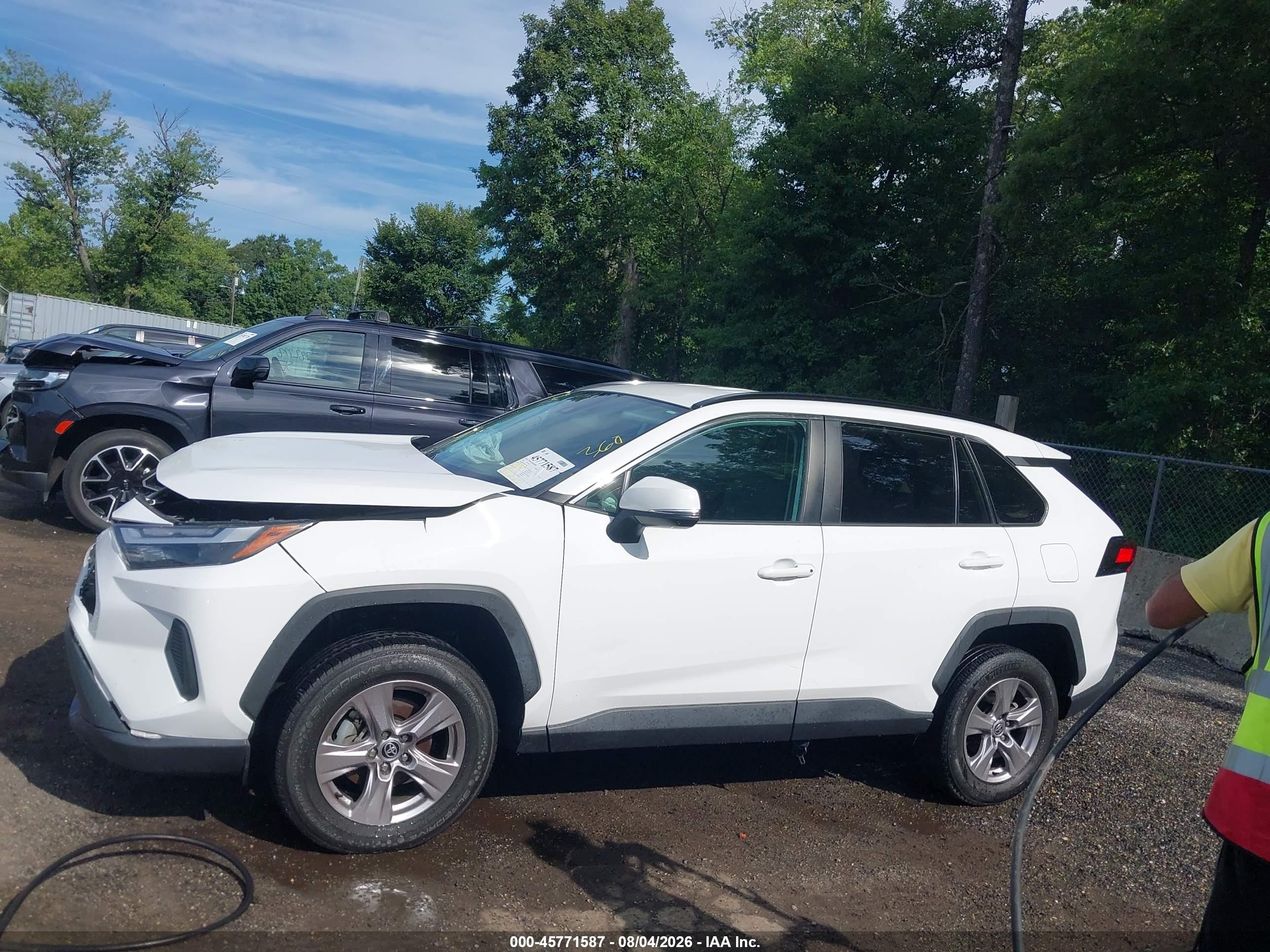 2023 Toyota Rav4 Xle White vin: 2T3W1RFV7PW276342