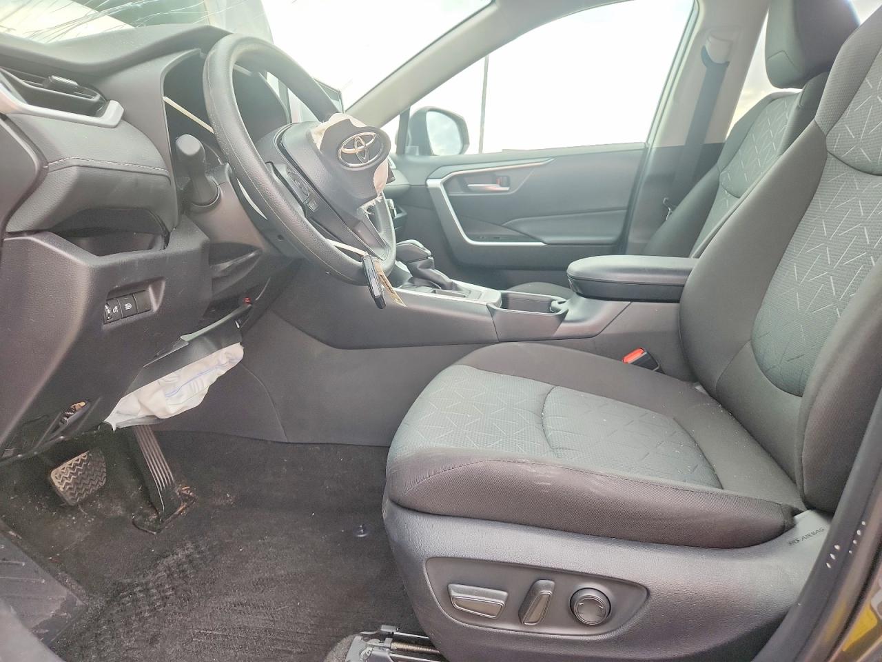 2025 Toyota Rav4 Xle Серый vin: 2T3W1RFV7SC361708