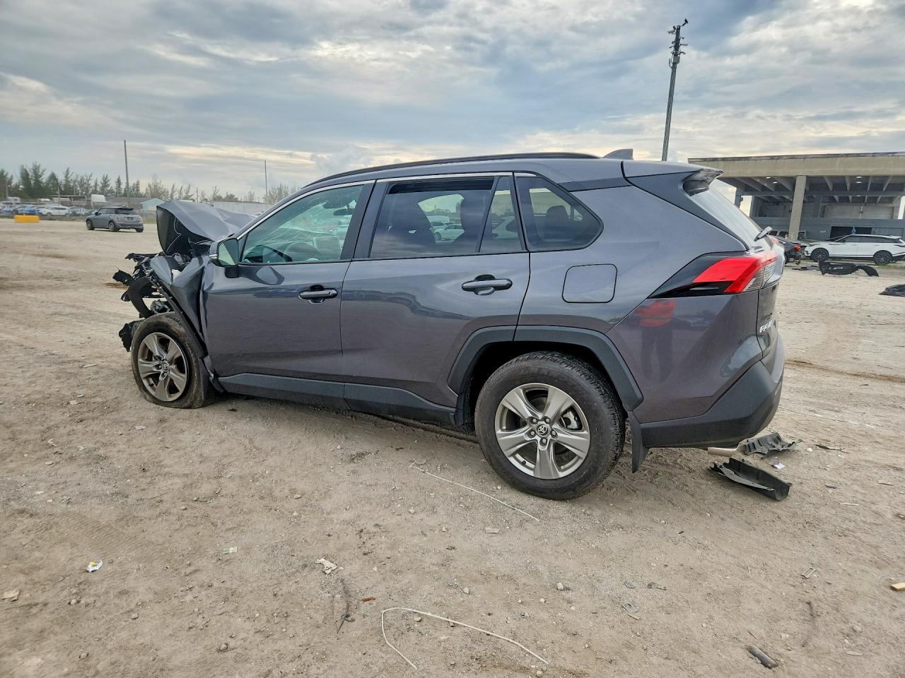 2025 Toyota Rav4 Xle Серый vin: 2T3W1RFV7SC361708