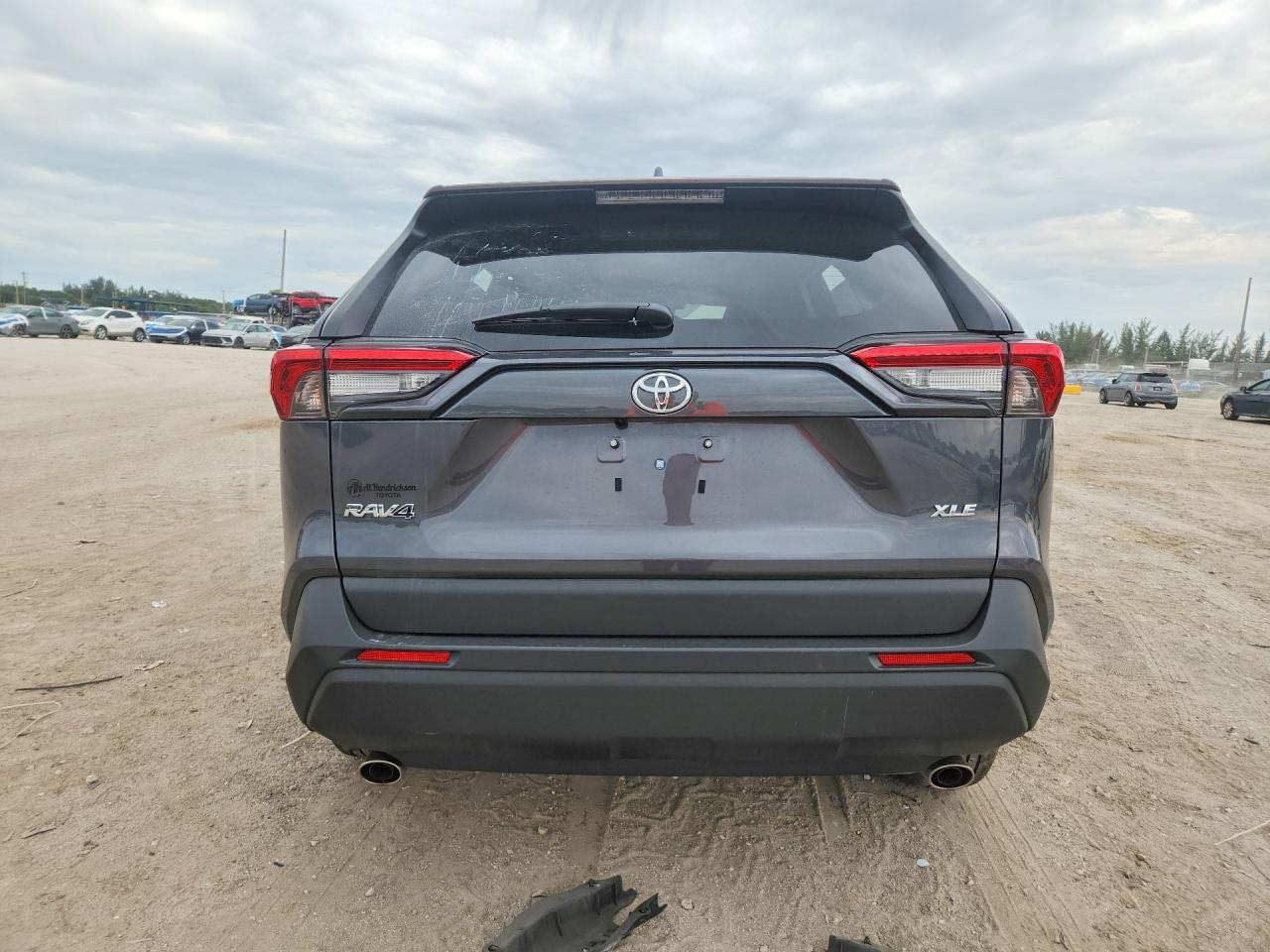 2025 Toyota Rav4 Xle Серый vin: 2T3W1RFV7SC361708