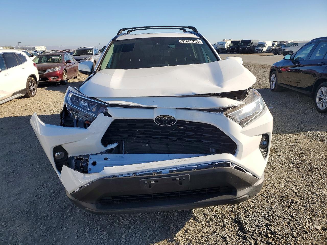 2021 Toyota Rav4 Xle White vin: 2T3W1RFV8MC139603