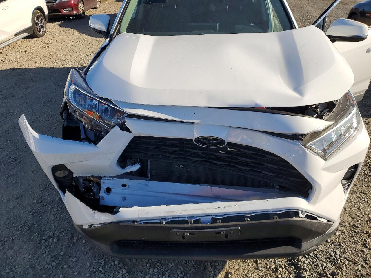 2021 Toyota Rav4 Xle White vin: 2T3W1RFV8MC139603