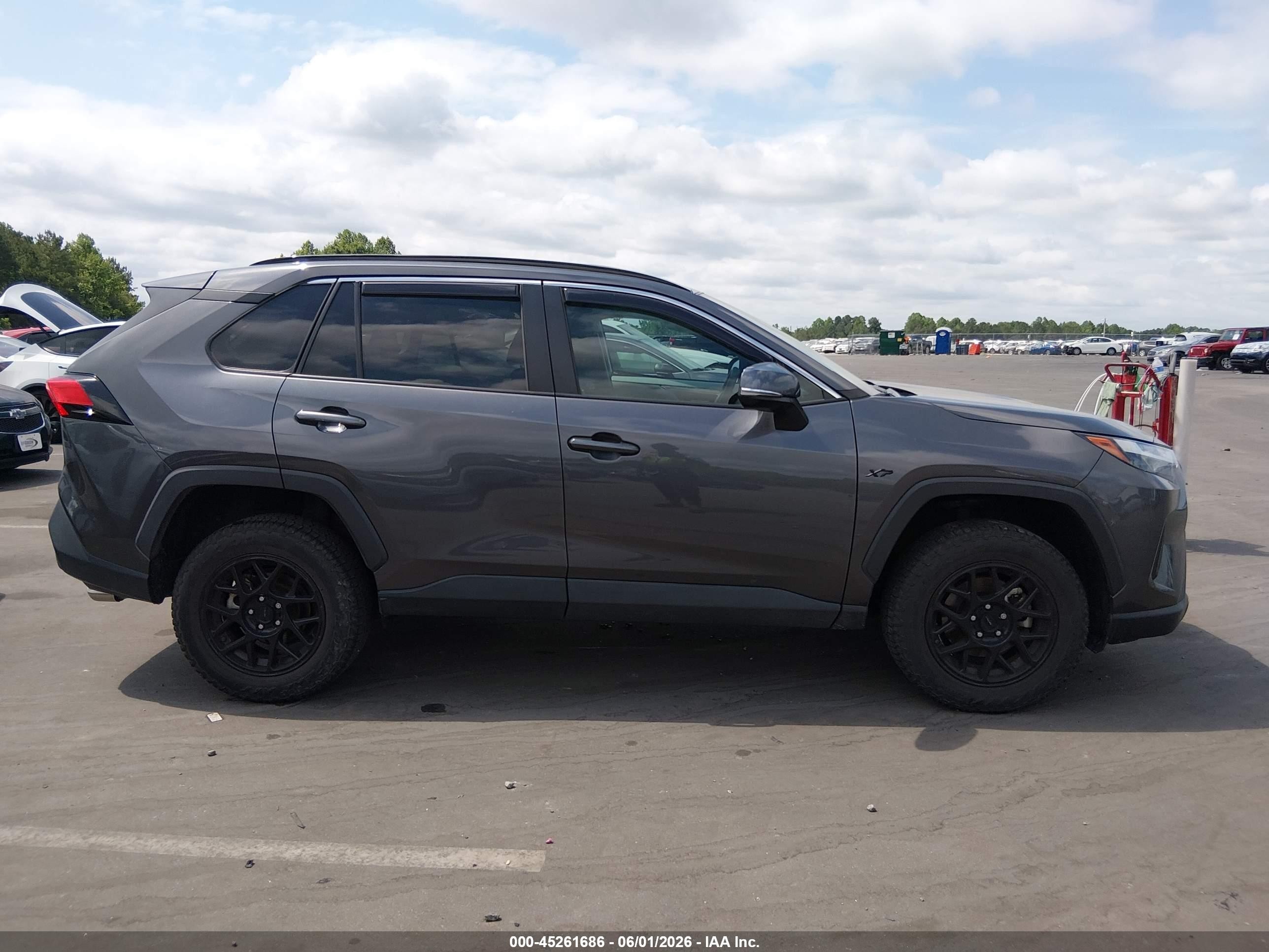 2023 Toyota Rav4 Xle Черный vin: 2T3W1RFV8PC216636