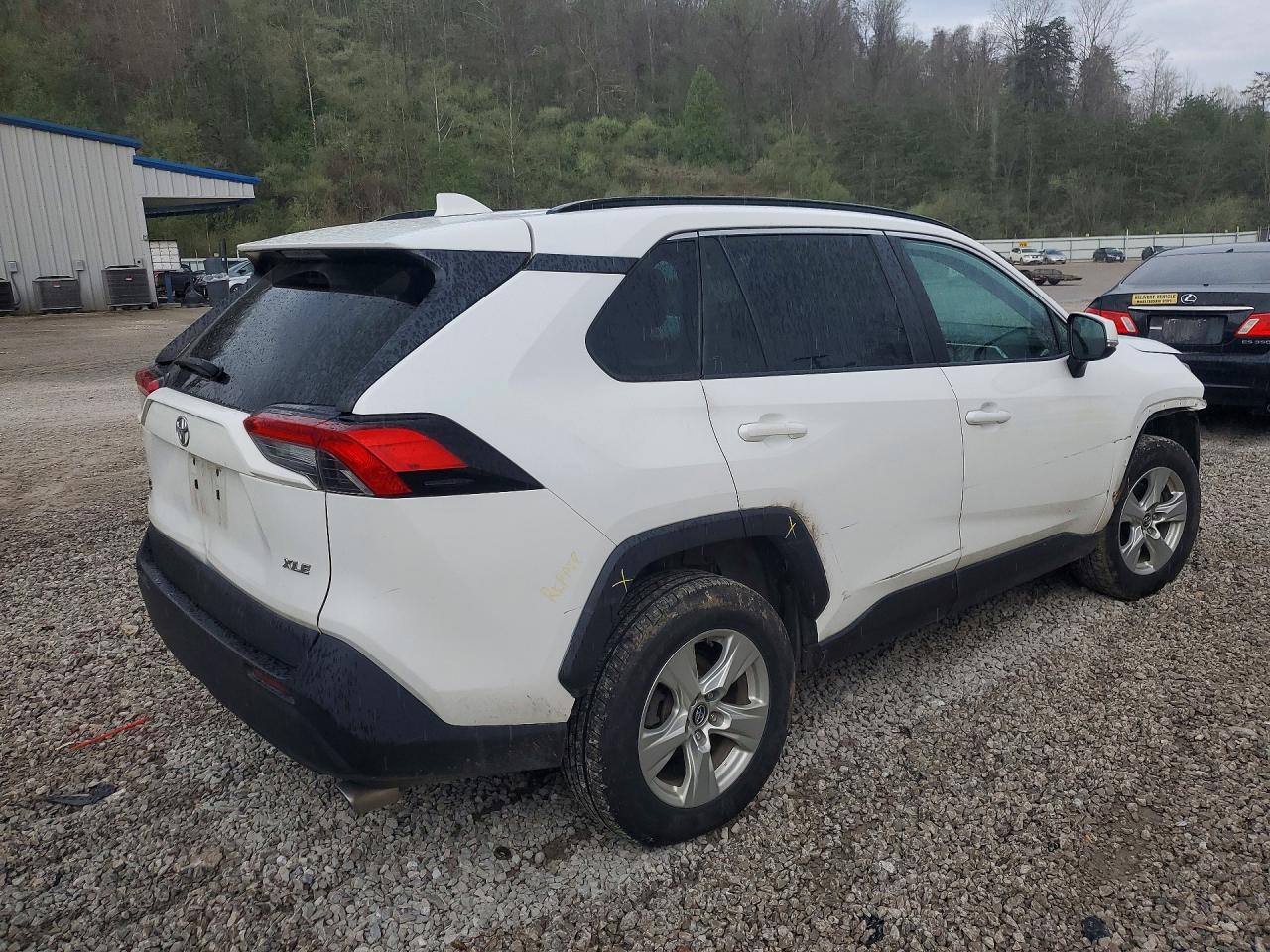 2020 Toyota Rav4 Xle Белый vin: 2T3W1RFV9LC041534