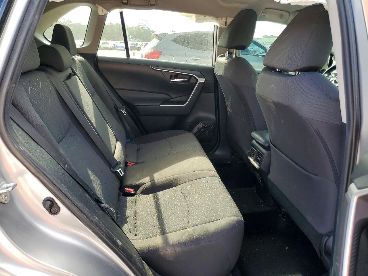 2020 Toyota Rav4 Xle Silver vin: 2T3W1RFV9LC062478