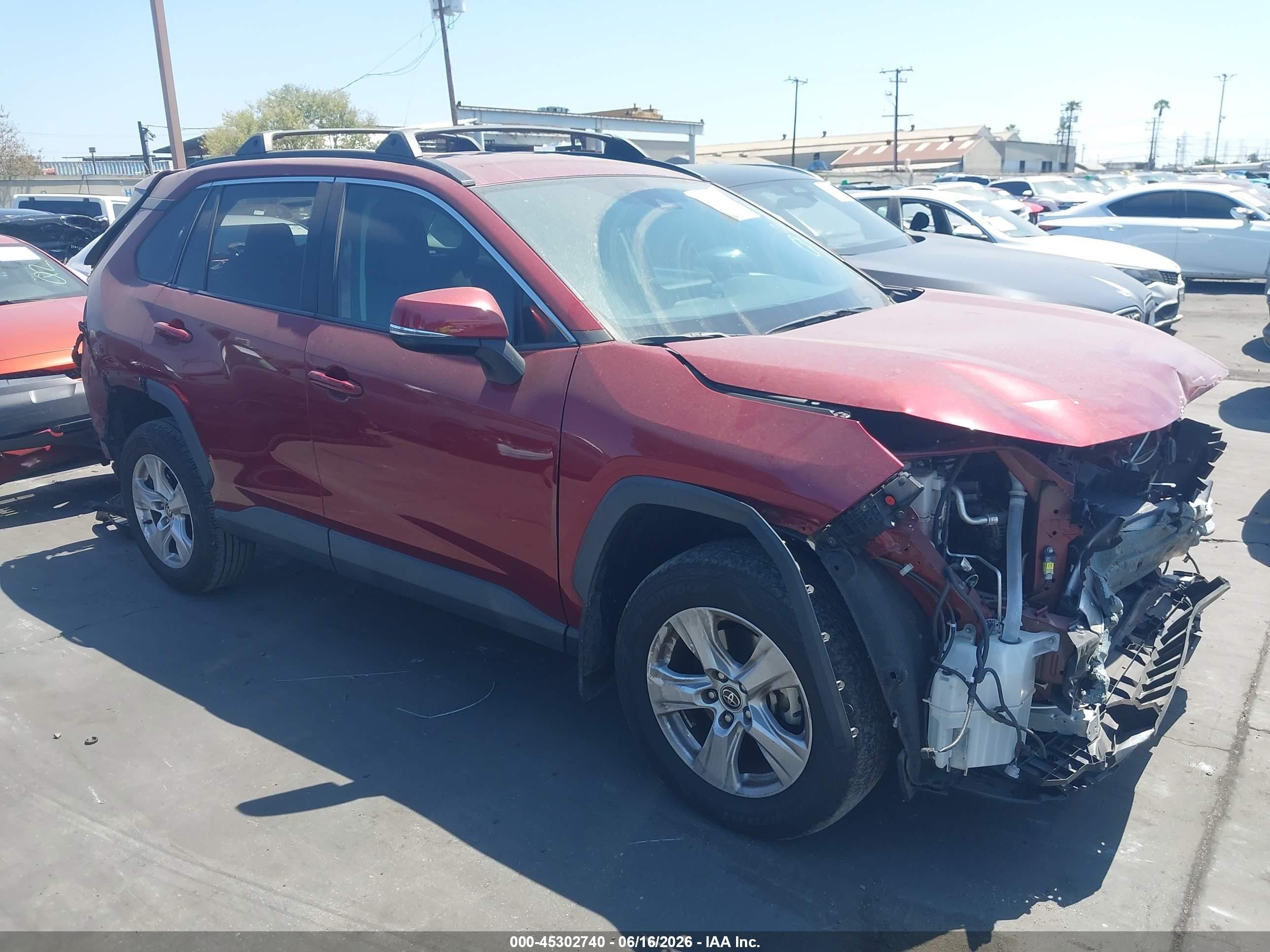 2021 Toyota Rav4 Xle Красный vin: 2T3W1RFV9MW159213