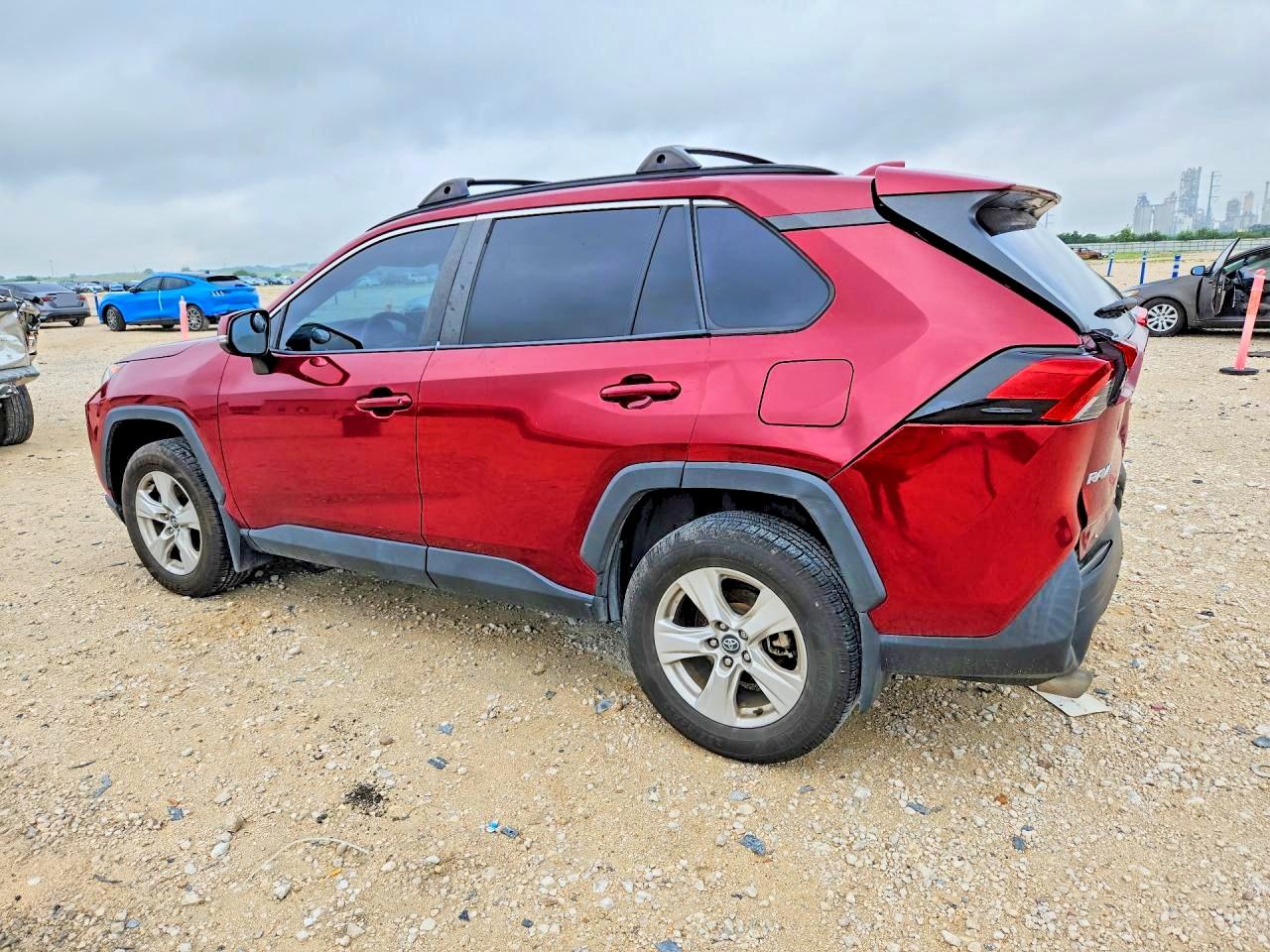 2021 Toyota Rav4 Xle Red vin: 2T3W1RFVXMW104415