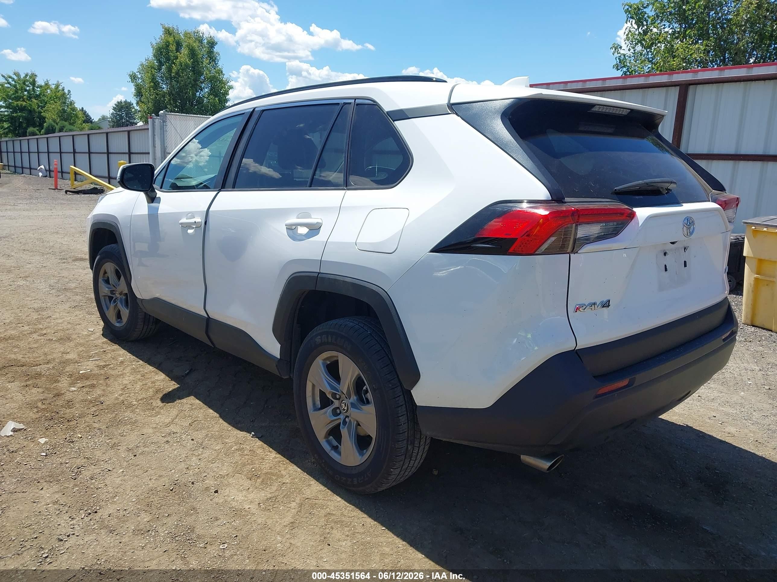 2024 Toyota Rav4 Xle Белый vin: 2T3W1RFVXRW339503