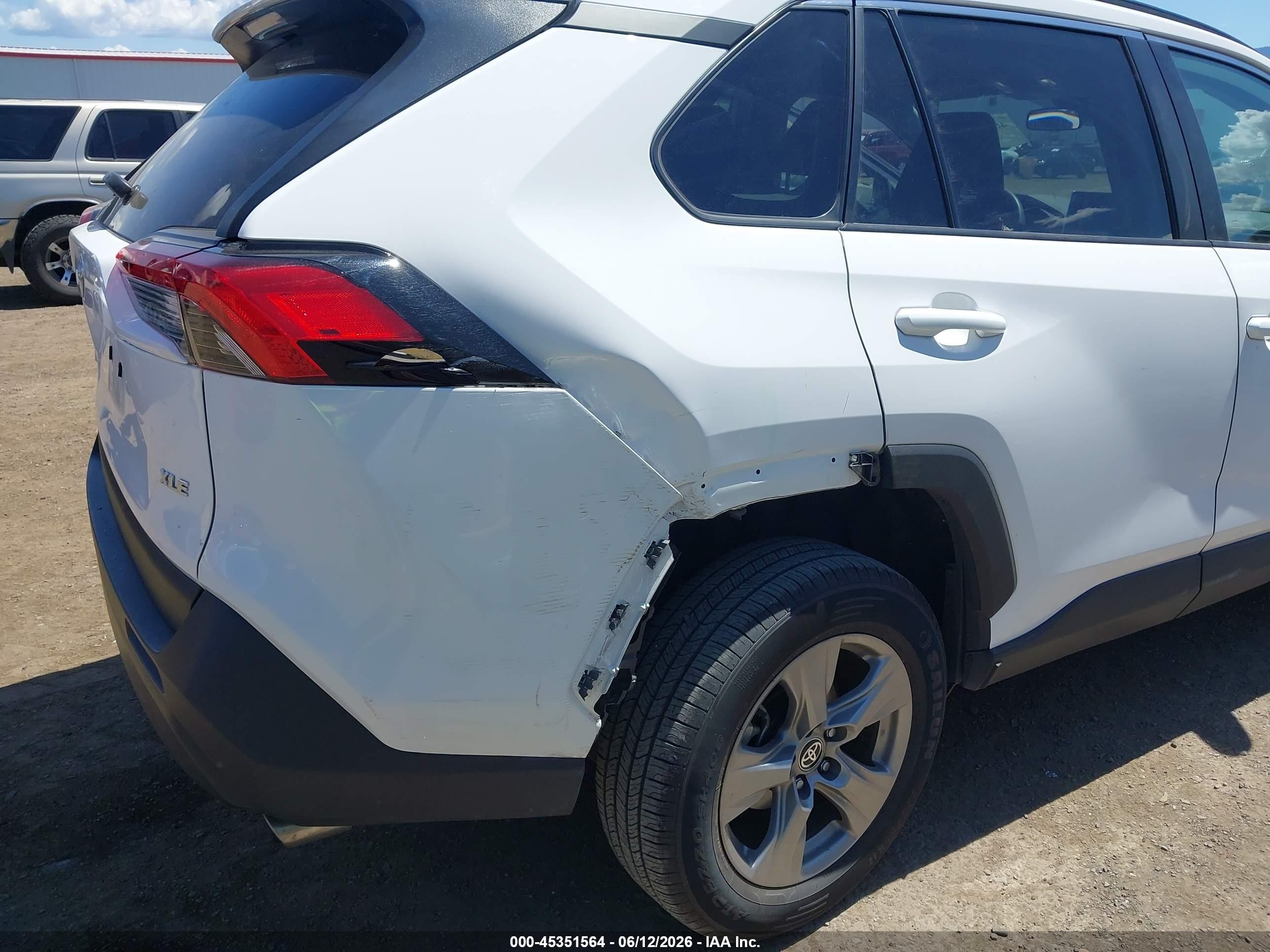 2024 Toyota Rav4 Xle Белый vin: 2T3W1RFVXRW339503