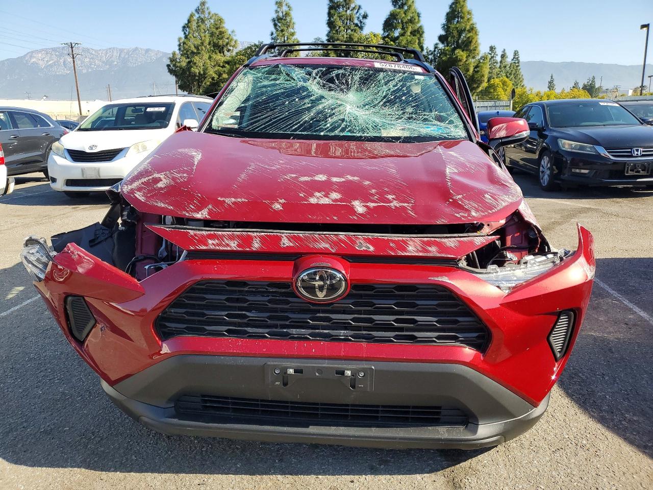 2025 Toyota Rav4 Xle Burgundy vin: 2T3W1RFVXSW392143