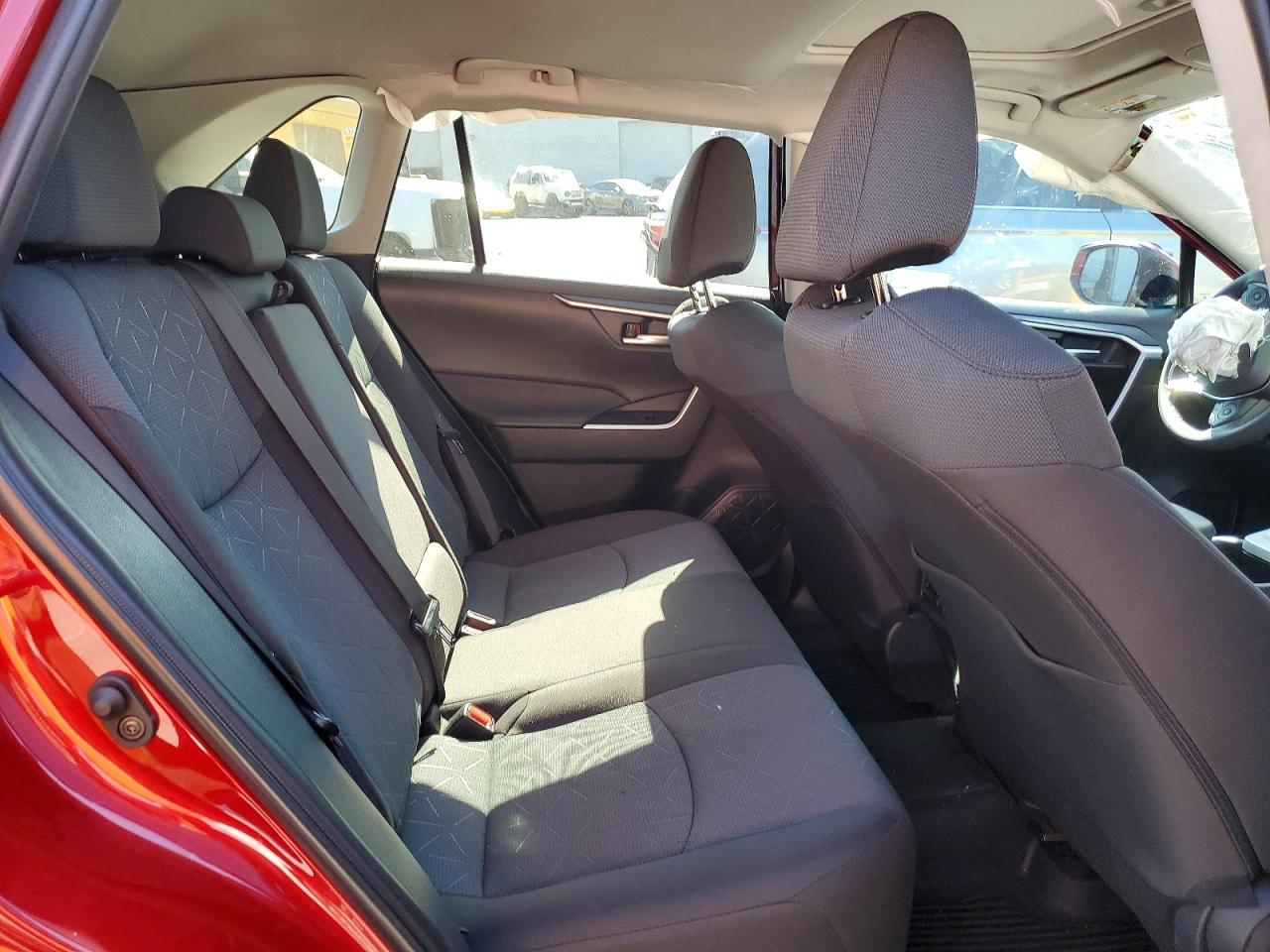 2025 Toyota Rav4 Xle Burgundy vin: 2T3W1RFVXSW392143