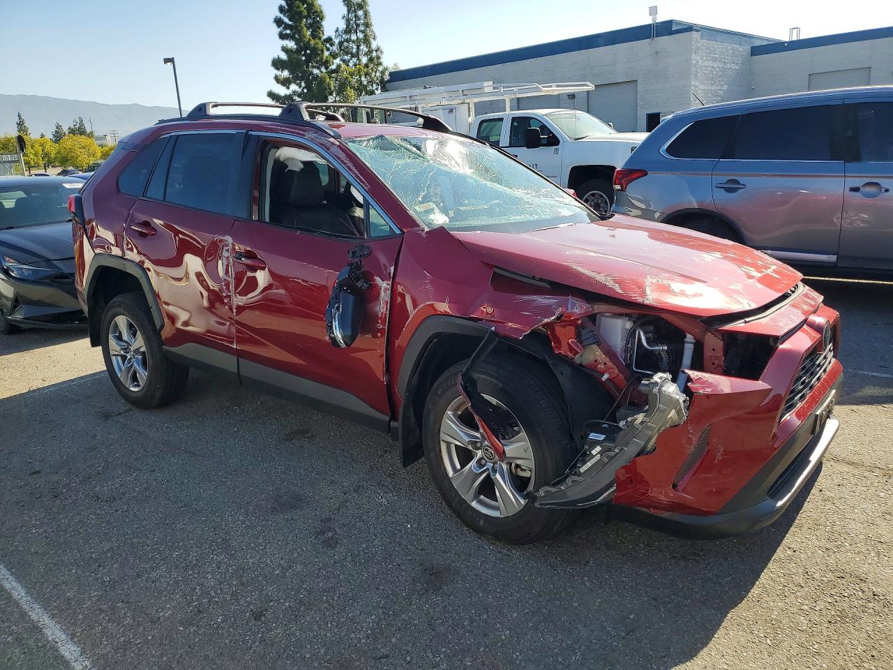 2025 Toyota Rav4 Xle Burgundy vin: 2T3W1RFVXSW392143