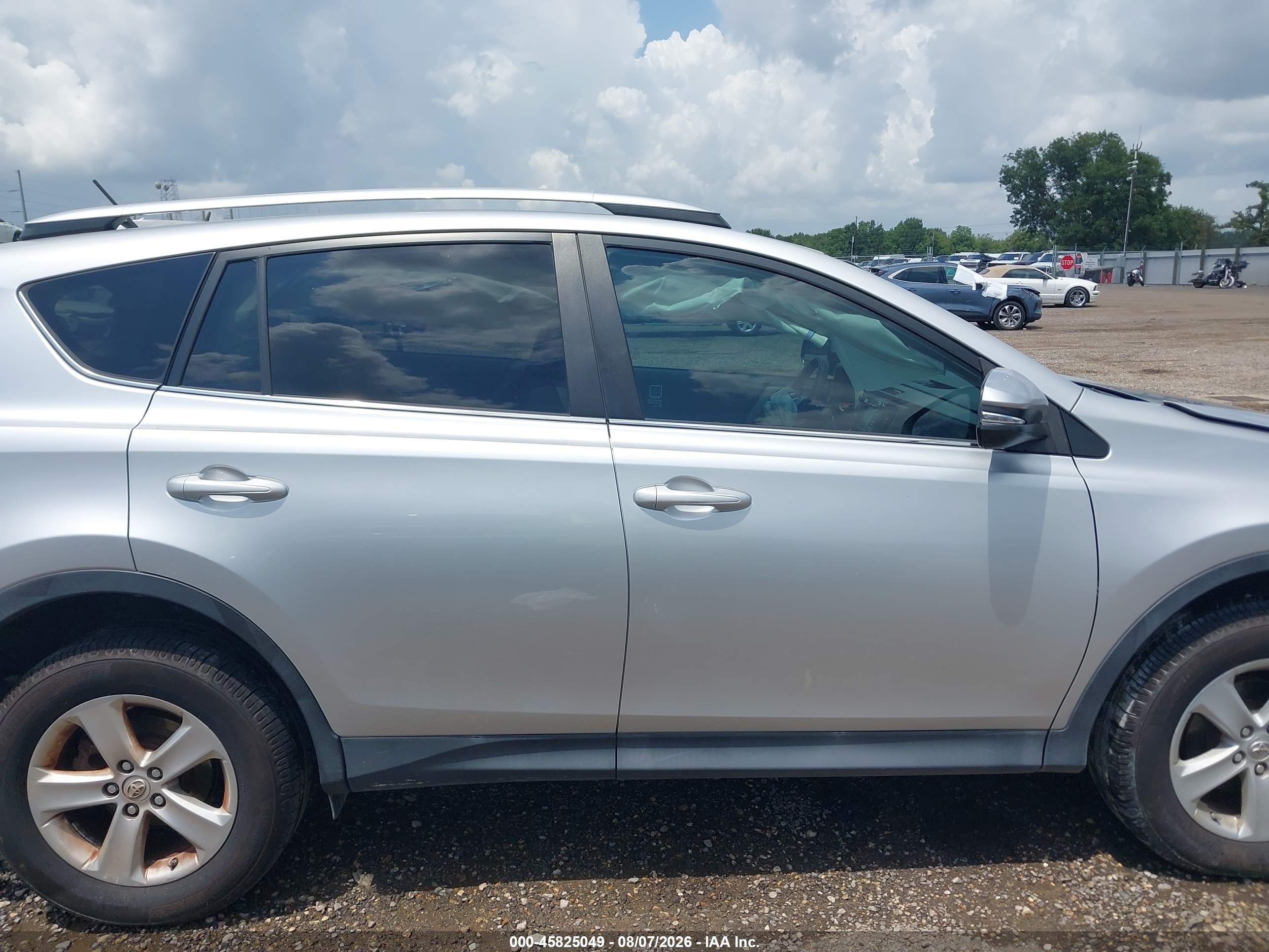 2013 Toyota Rav4 Xle Серебряный vin: 2T3WFREV0DW018842