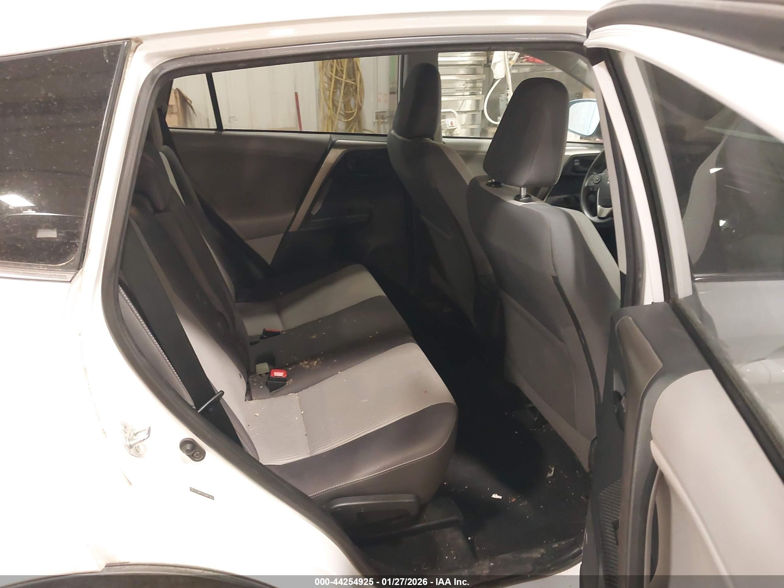 2013 Toyota Rav4 Xle White vin: 2T3WFREV0DW019473