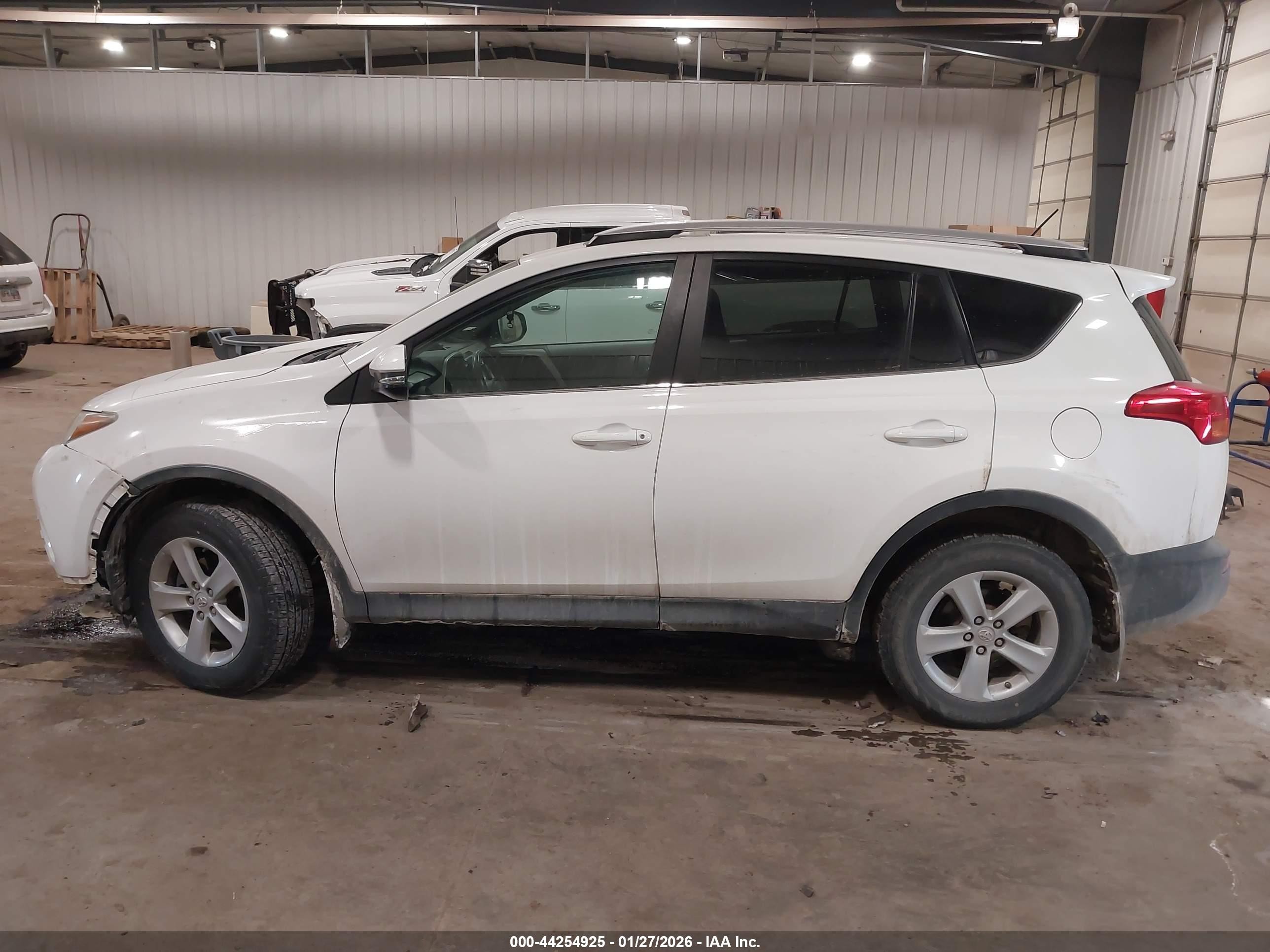 2013 Toyota Rav4 Xle White vin: 2T3WFREV0DW019473