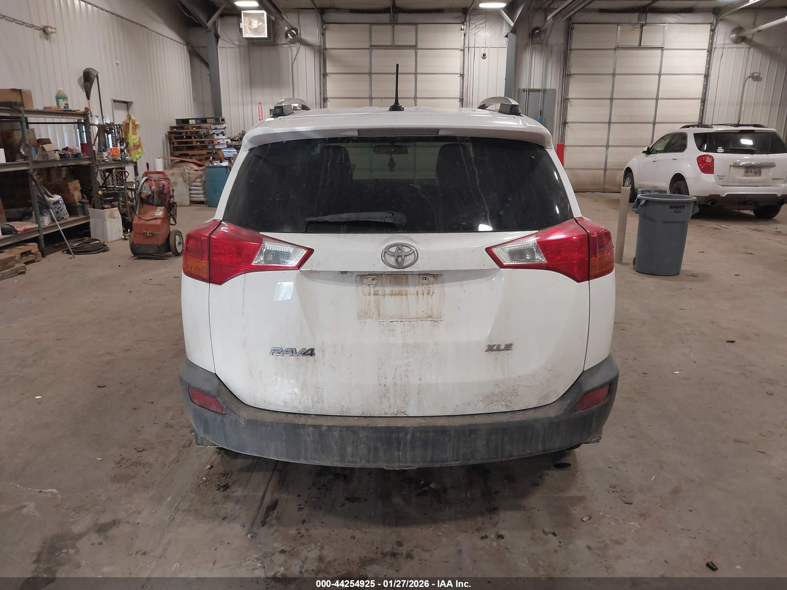 2013 Toyota Rav4 Xle White vin: 2T3WFREV0DW019473