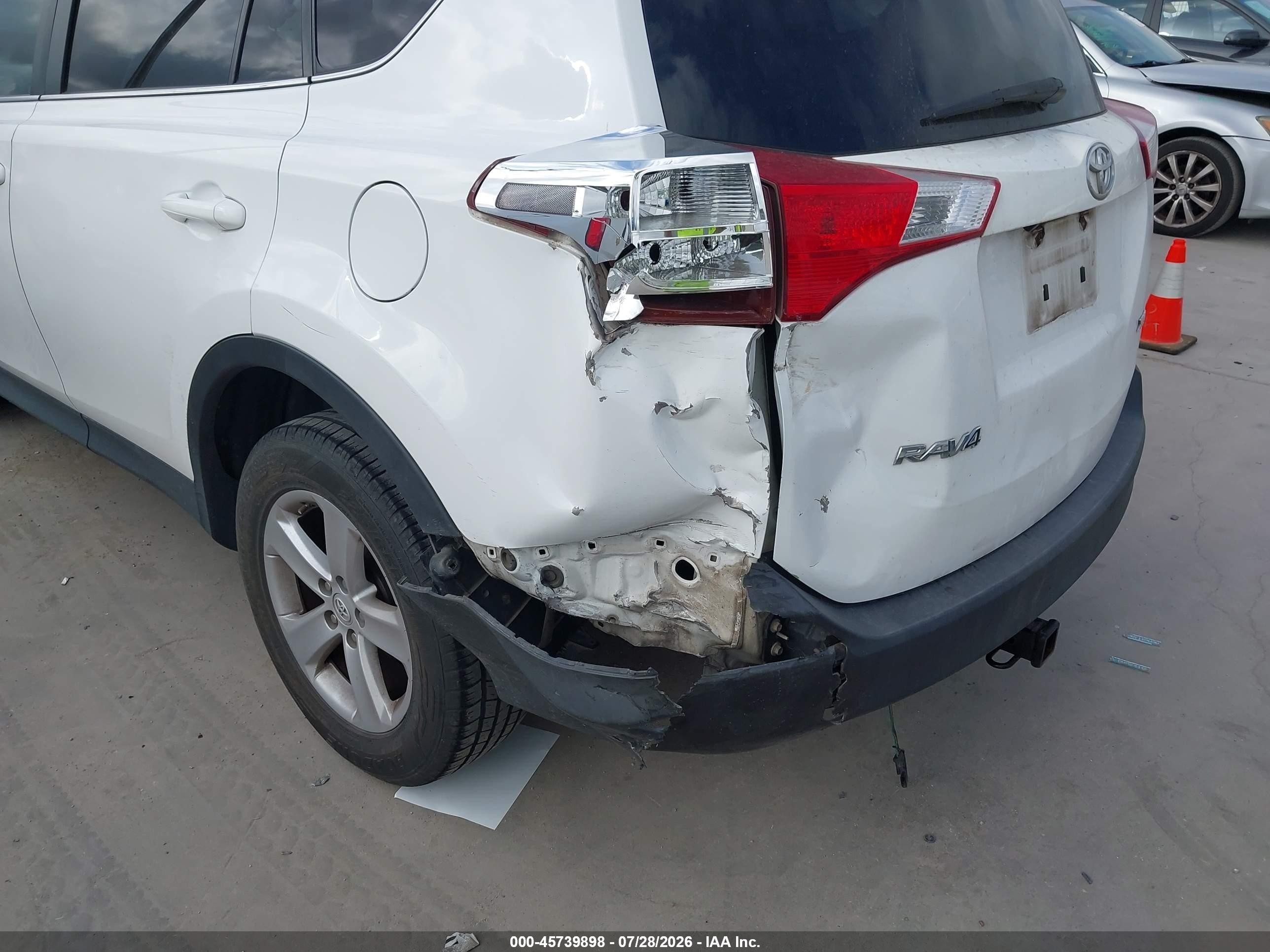 2013 Toyota Rav4 Xle White vin: 2T3WFREV0DW045703