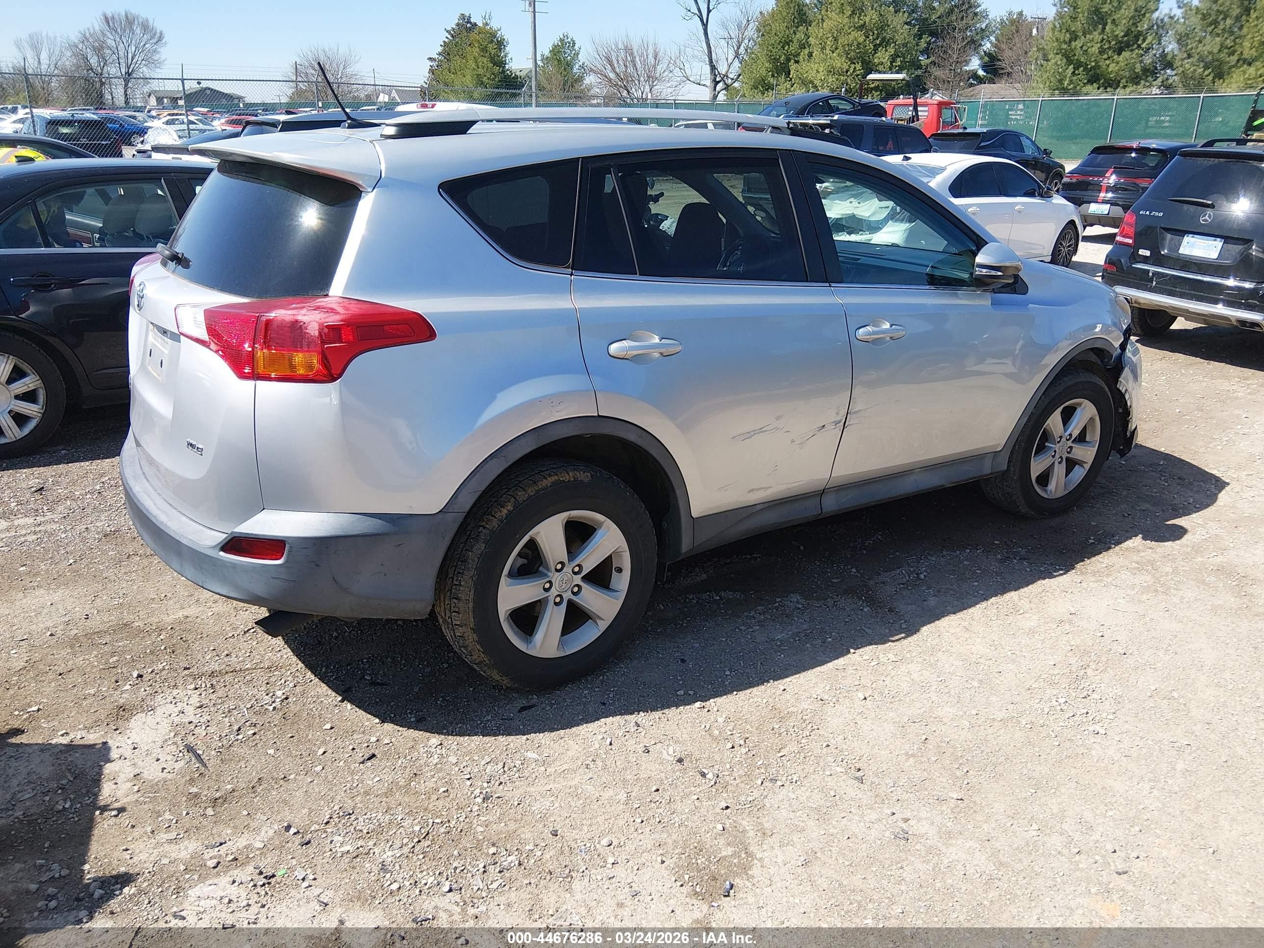 2014 Toyota Rav4 Xle Silver vin: 2T3WFREV0EW079383