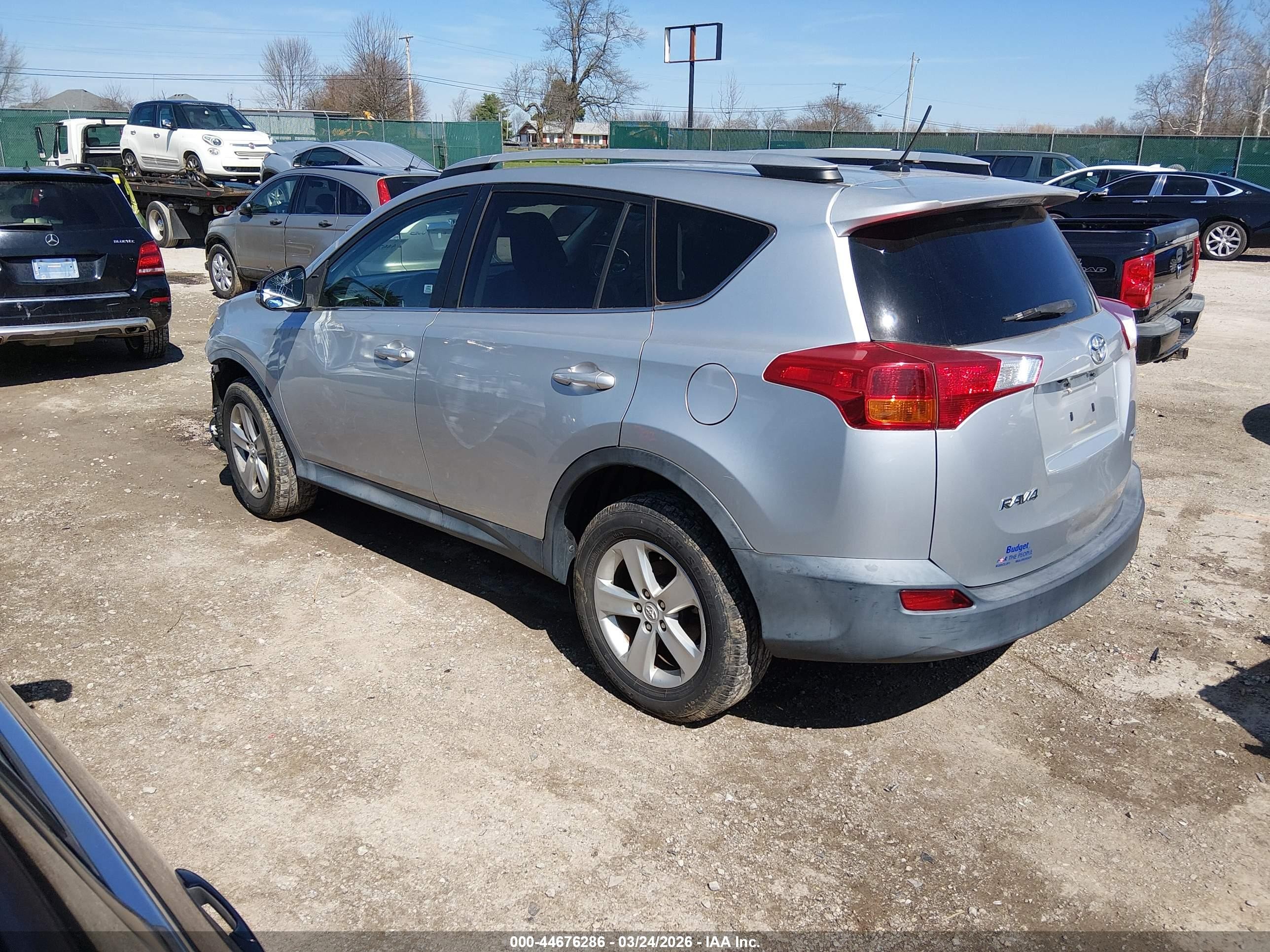 2014 Toyota Rav4 Xle Silver vin: 2T3WFREV0EW079383
