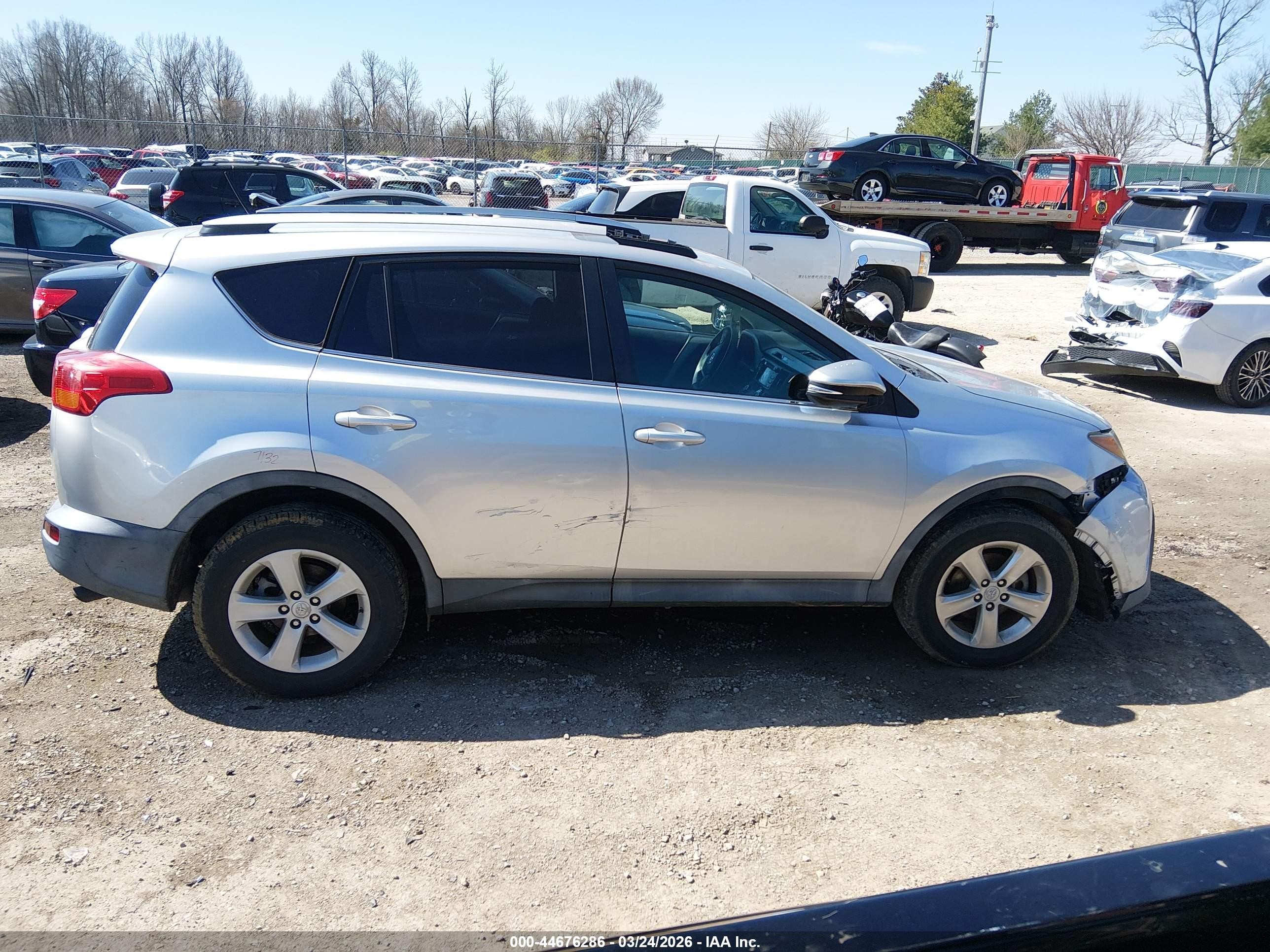 2014 Toyota Rav4 Xle Silver vin: 2T3WFREV0EW079383