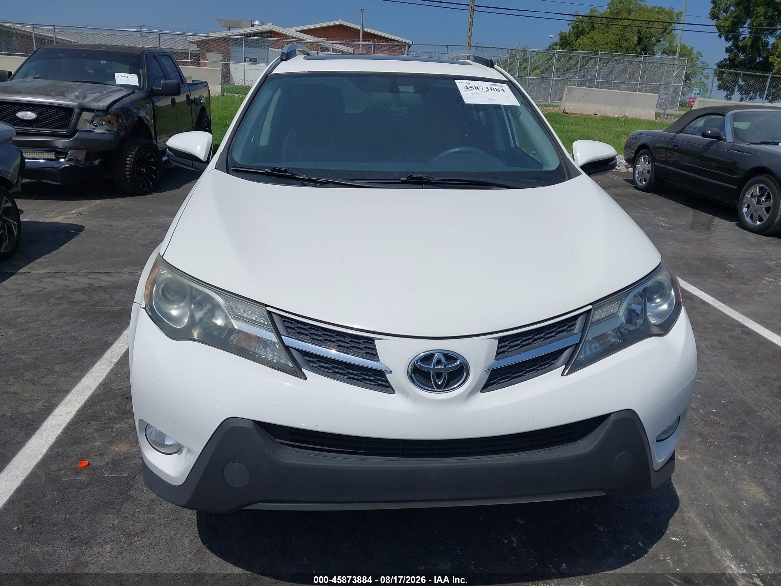 2015 Toyota Rav4 Xle Белый vin: 2T3WFREV0FW146047