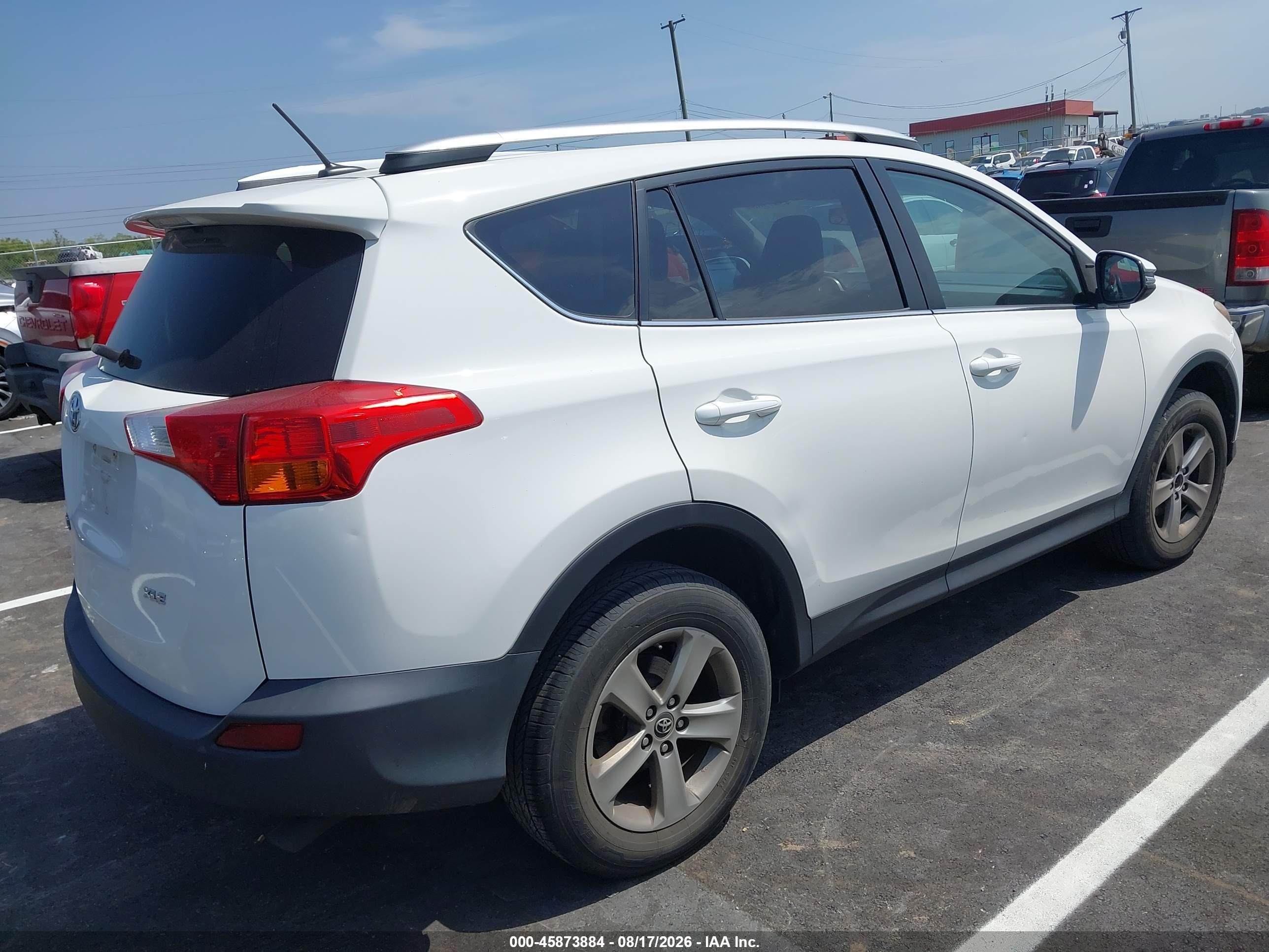 2015 Toyota Rav4 Xle Белый vin: 2T3WFREV0FW146047