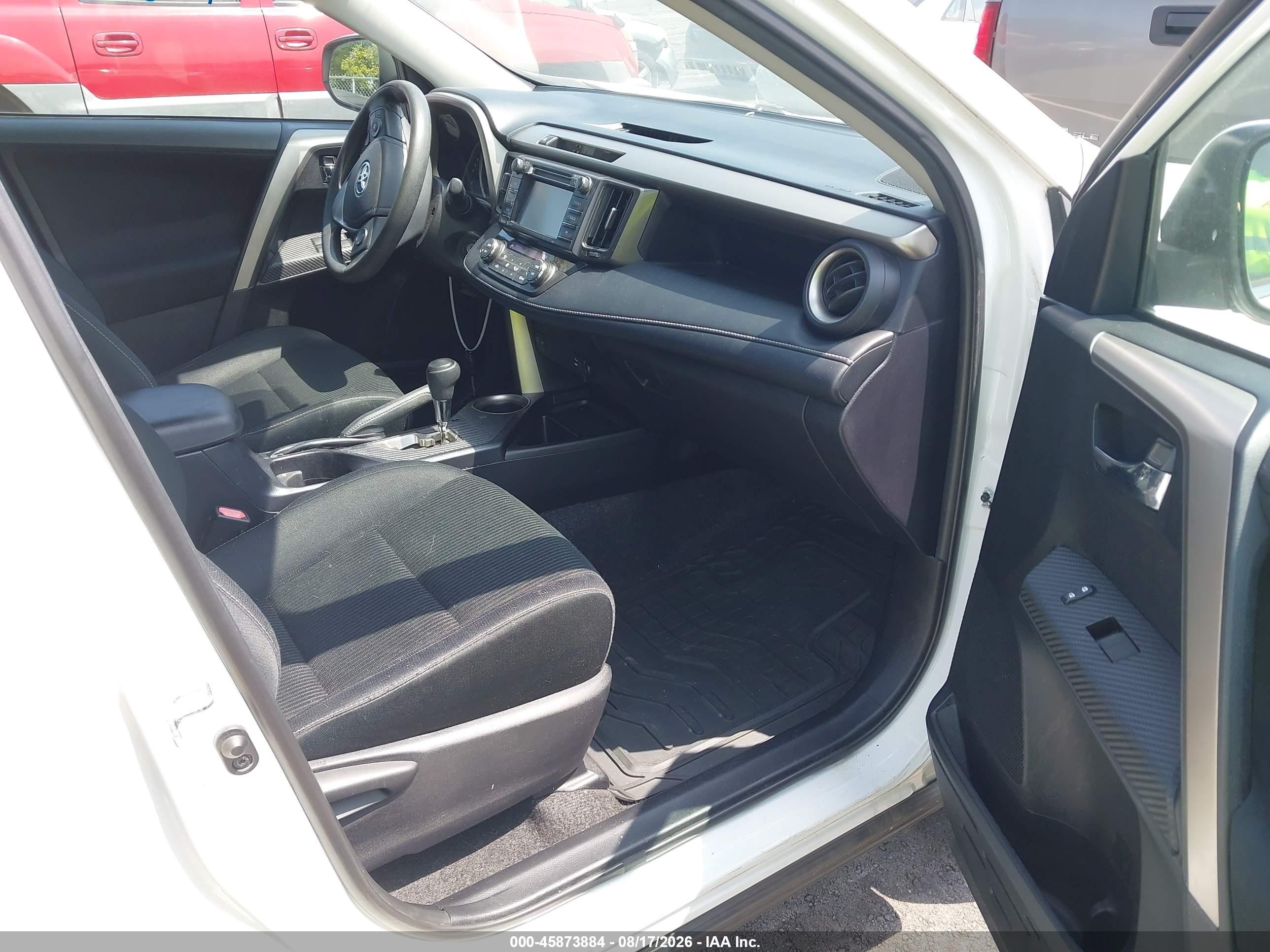 2015 Toyota Rav4 Xle Белый vin: 2T3WFREV0FW146047