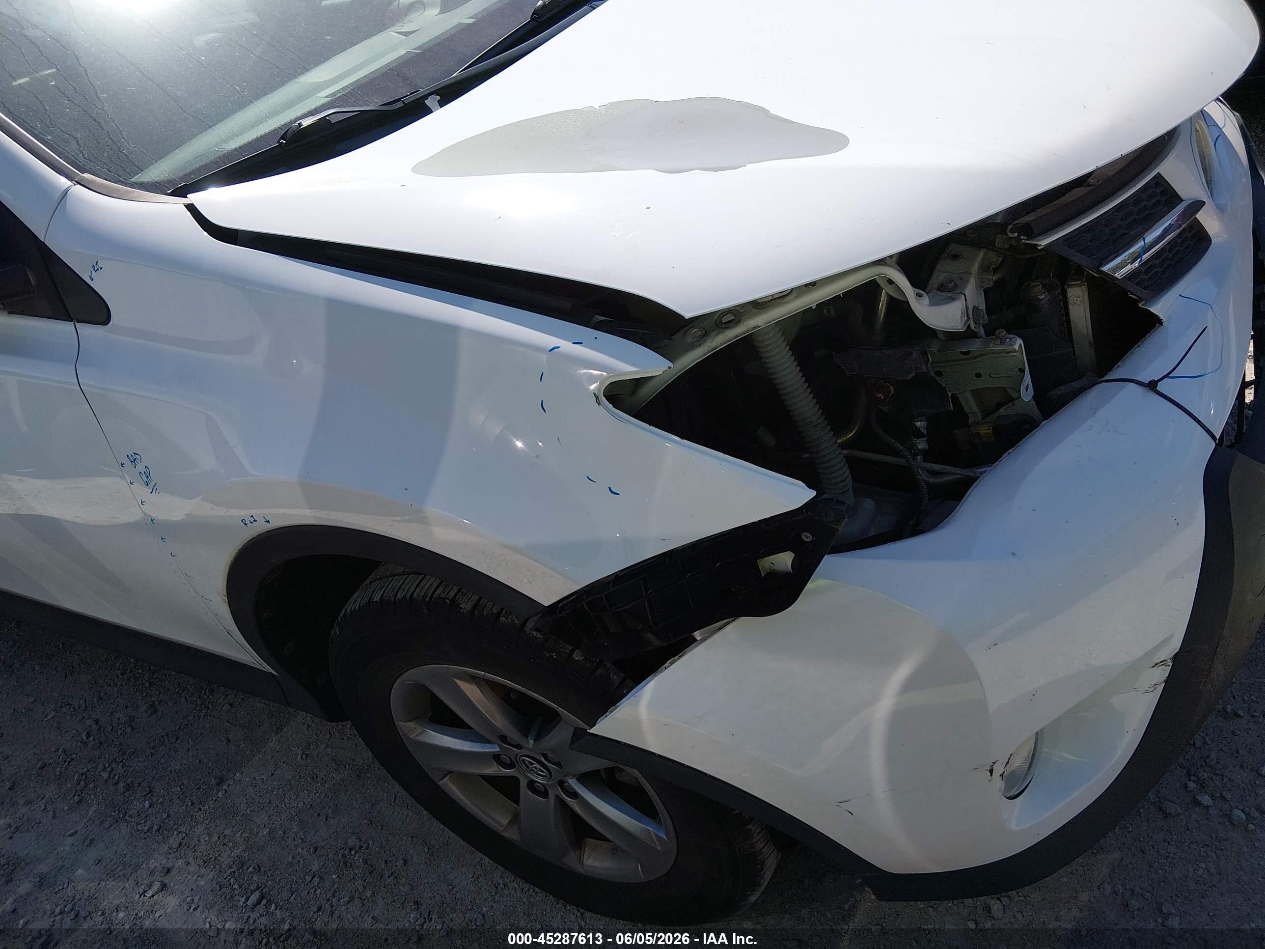 2015 Toyota Rav4 Xle White vin: 2T3WFREV0FW150471