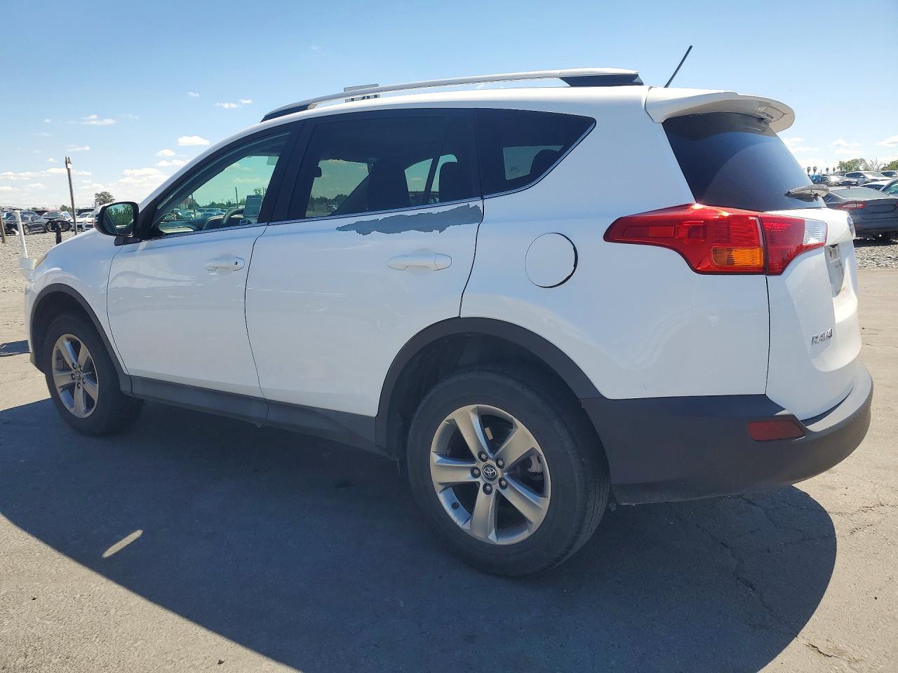 2015 Toyota Rav4 Xle White vin: 2T3WFREV0FW160059