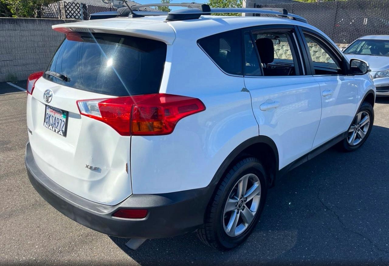 2015 Toyota Rav4 Xle Белый vin: 2T3WFREV0FW184149