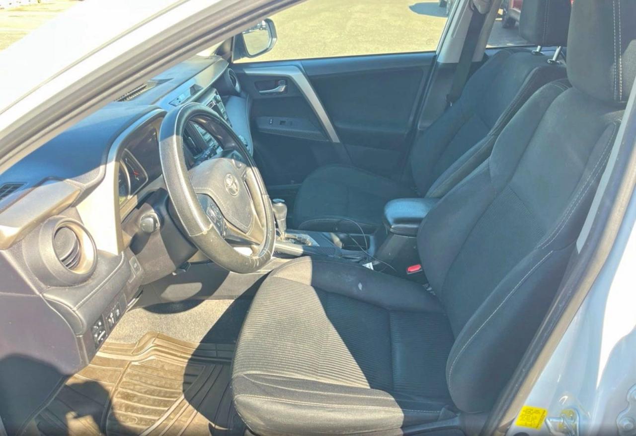 2015 Toyota Rav4 Xle Белый vin: 2T3WFREV0FW184149