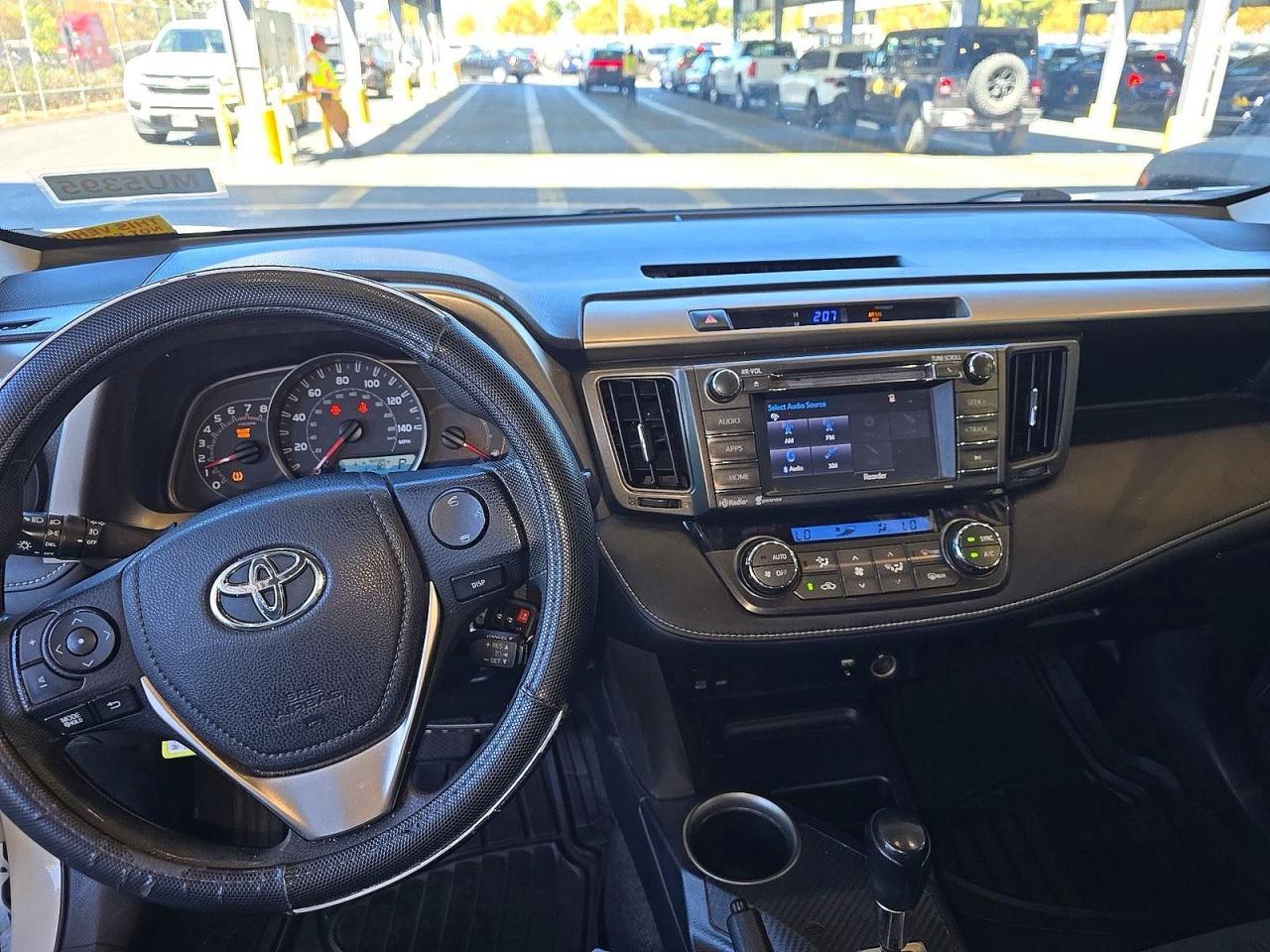 2015 Toyota Rav4 Xle Белый vin: 2T3WFREV0FW184149