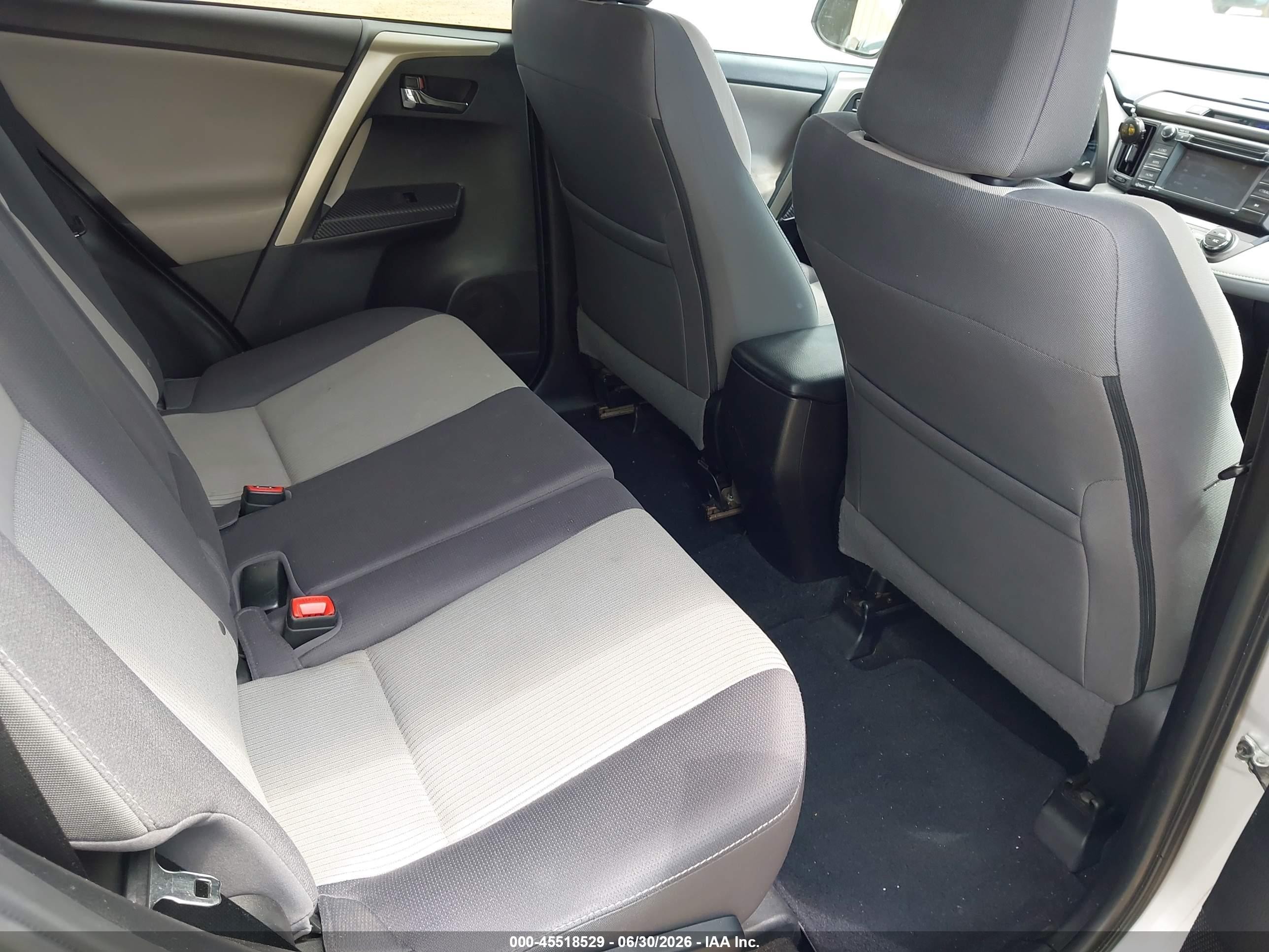 2015 Toyota Rav4 Xle Silver vin: 2T3WFREV0FW232751