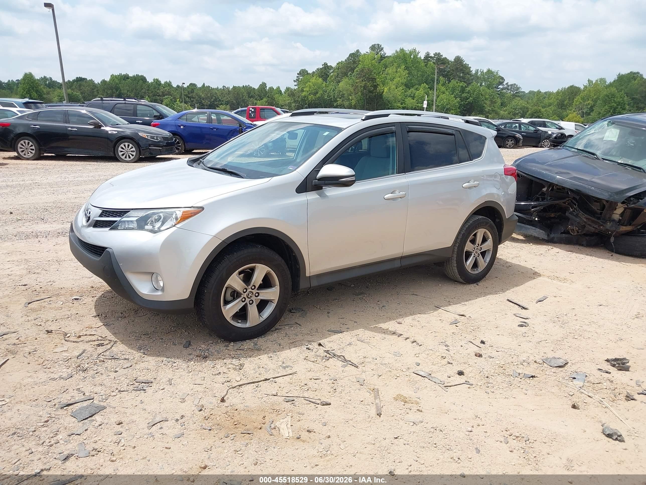 2015 Toyota Rav4 Xle Silver vin: 2T3WFREV0FW232751