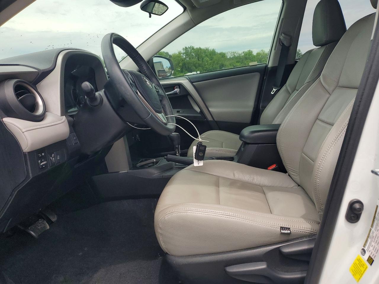 2017 Toyota Rav4 Xle White vin: 2T3WFREV0HW382698