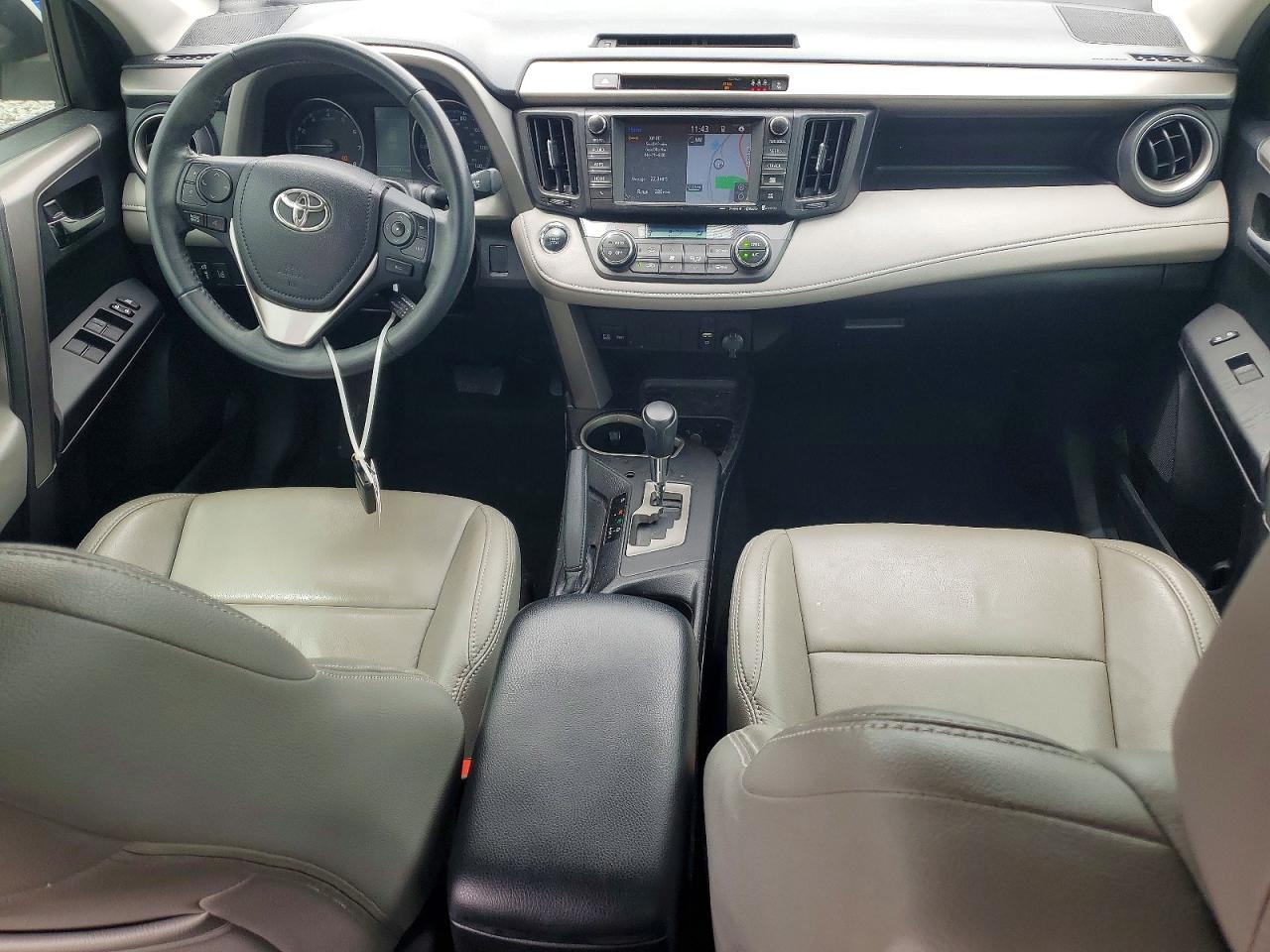2017 Toyota Rav4 Xle White vin: 2T3WFREV0HW382698