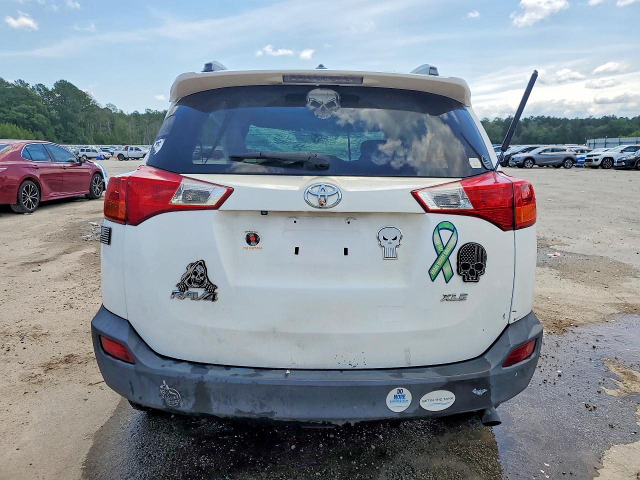 2015 Toyota Rav4 Xle White vin: 2T3WFREV1FW215053