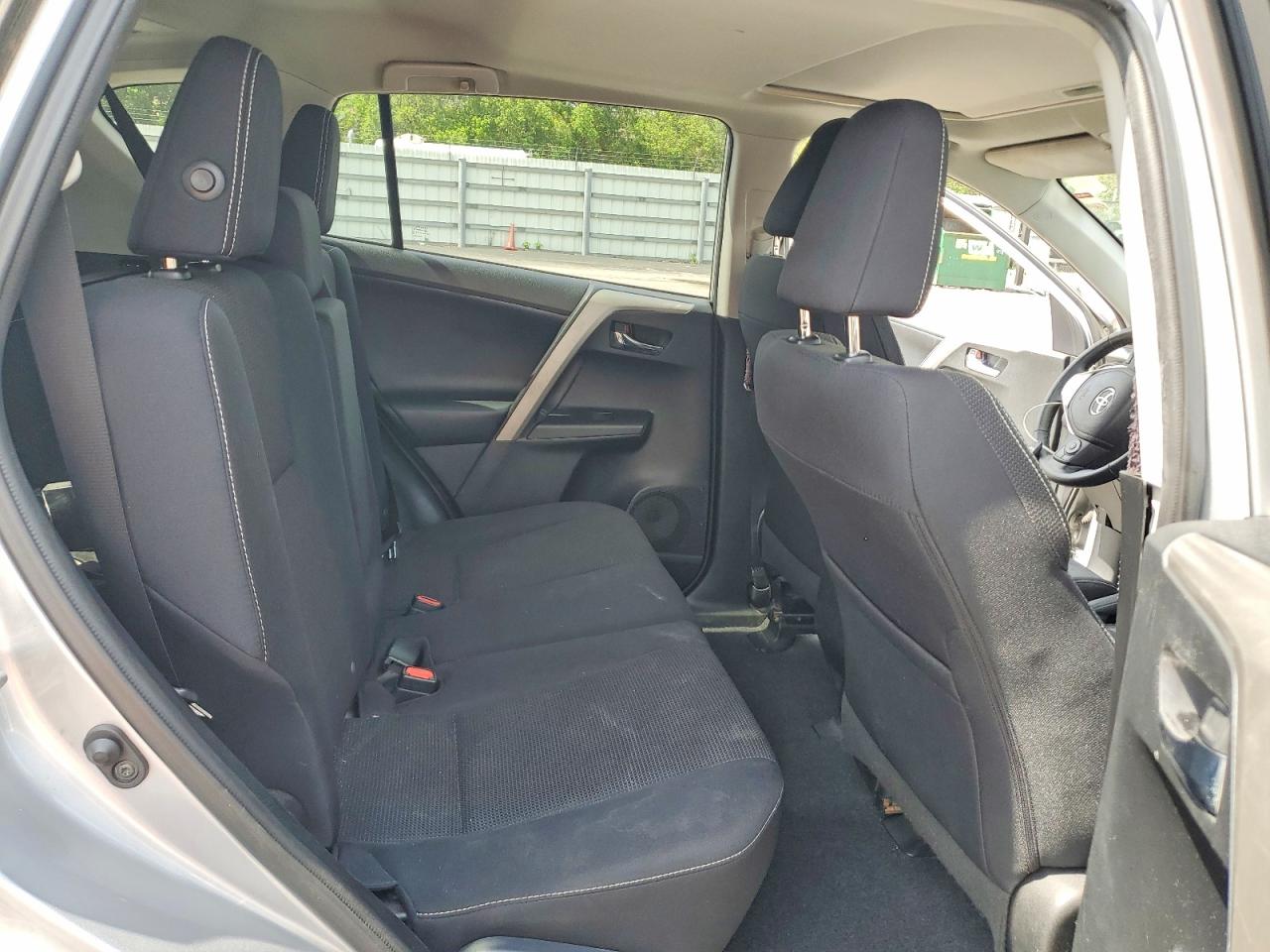 2016 Toyota Rav4 Xle Серебряный vin: 2T3WFREV1GW250175