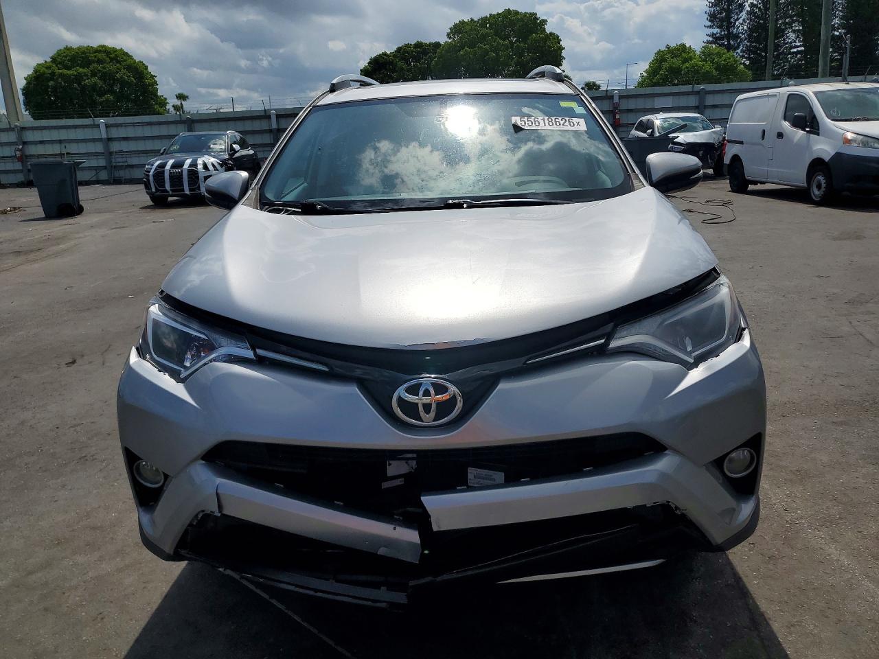 2016 Toyota Rav4 Xle Серебряный vin: 2T3WFREV1GW250175
