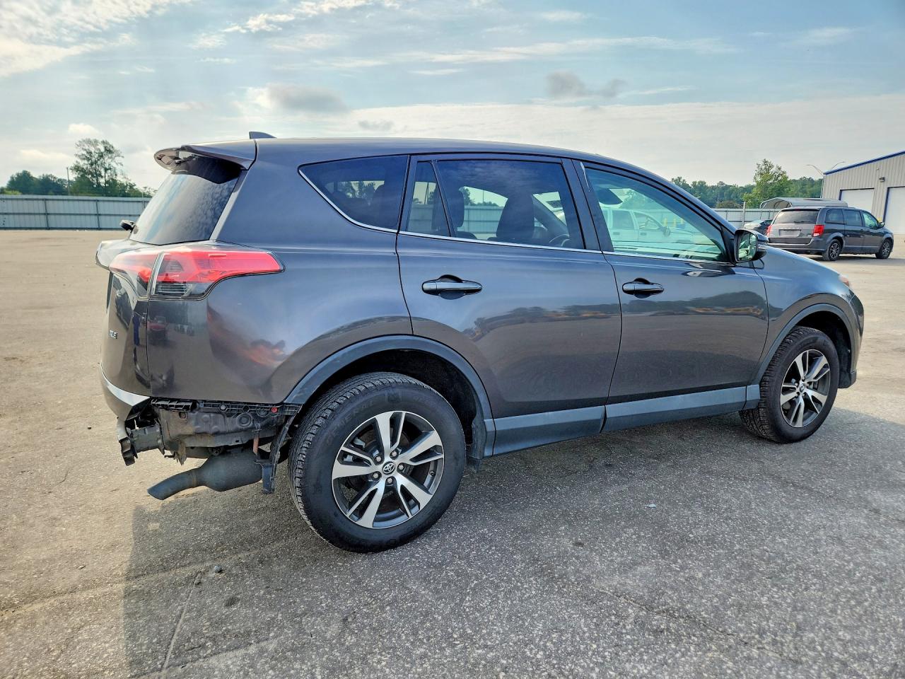 2018 Toyota Rav4 Xle Gray vin: 2T3WFREV1JW477812