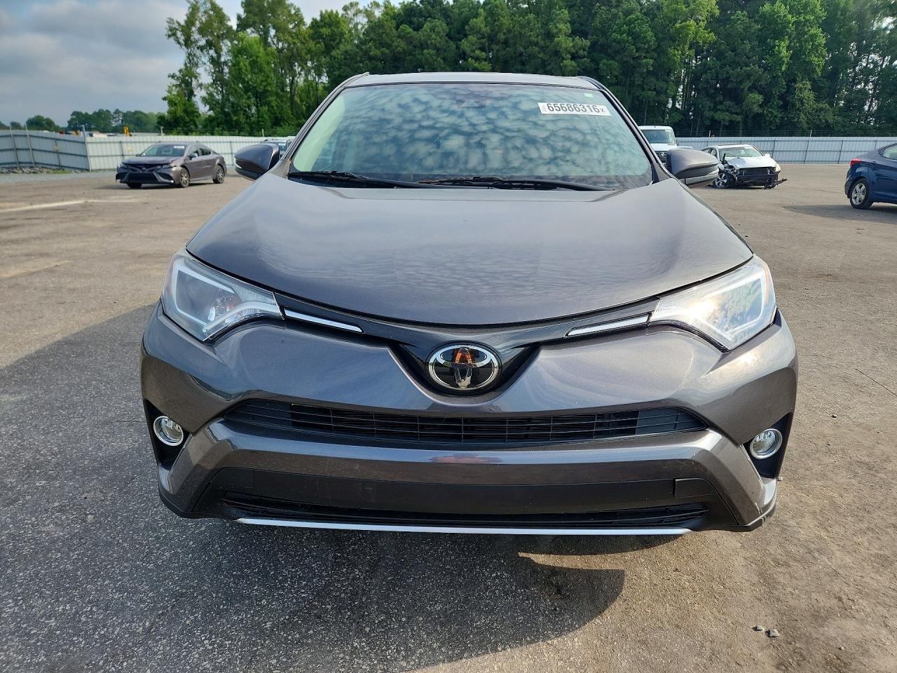 2018 Toyota Rav4 Xle Gray vin: 2T3WFREV1JW477812
