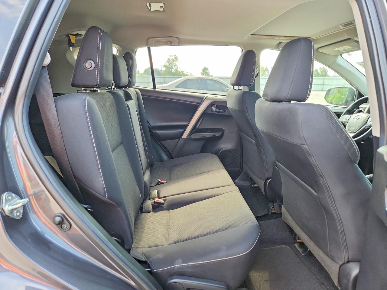 2018 Toyota Rav4 Xle Gray vin: 2T3WFREV1JW477812