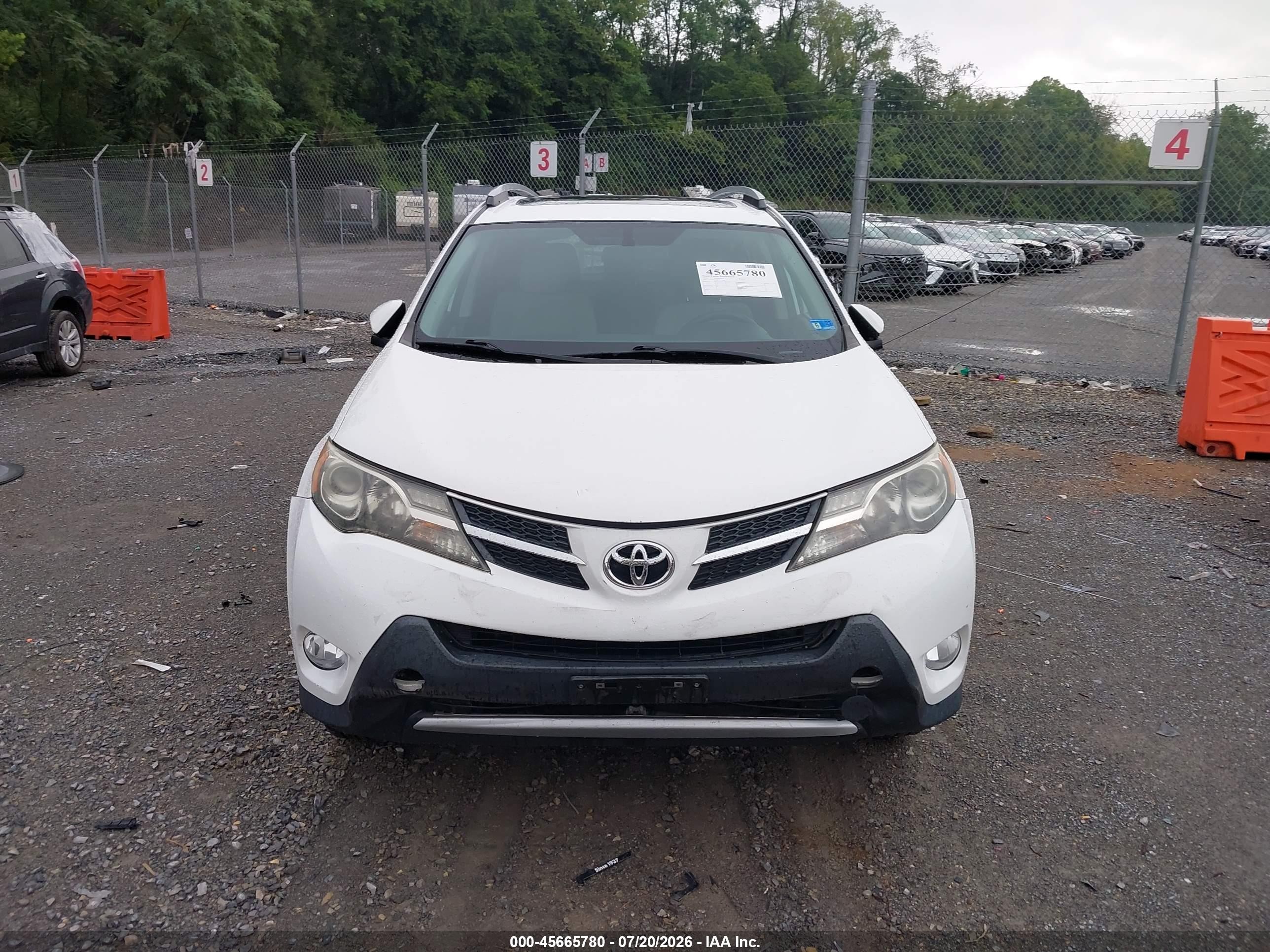 2014 Toyota Rav4 Xle White vin: 2T3WFREV2EW114280