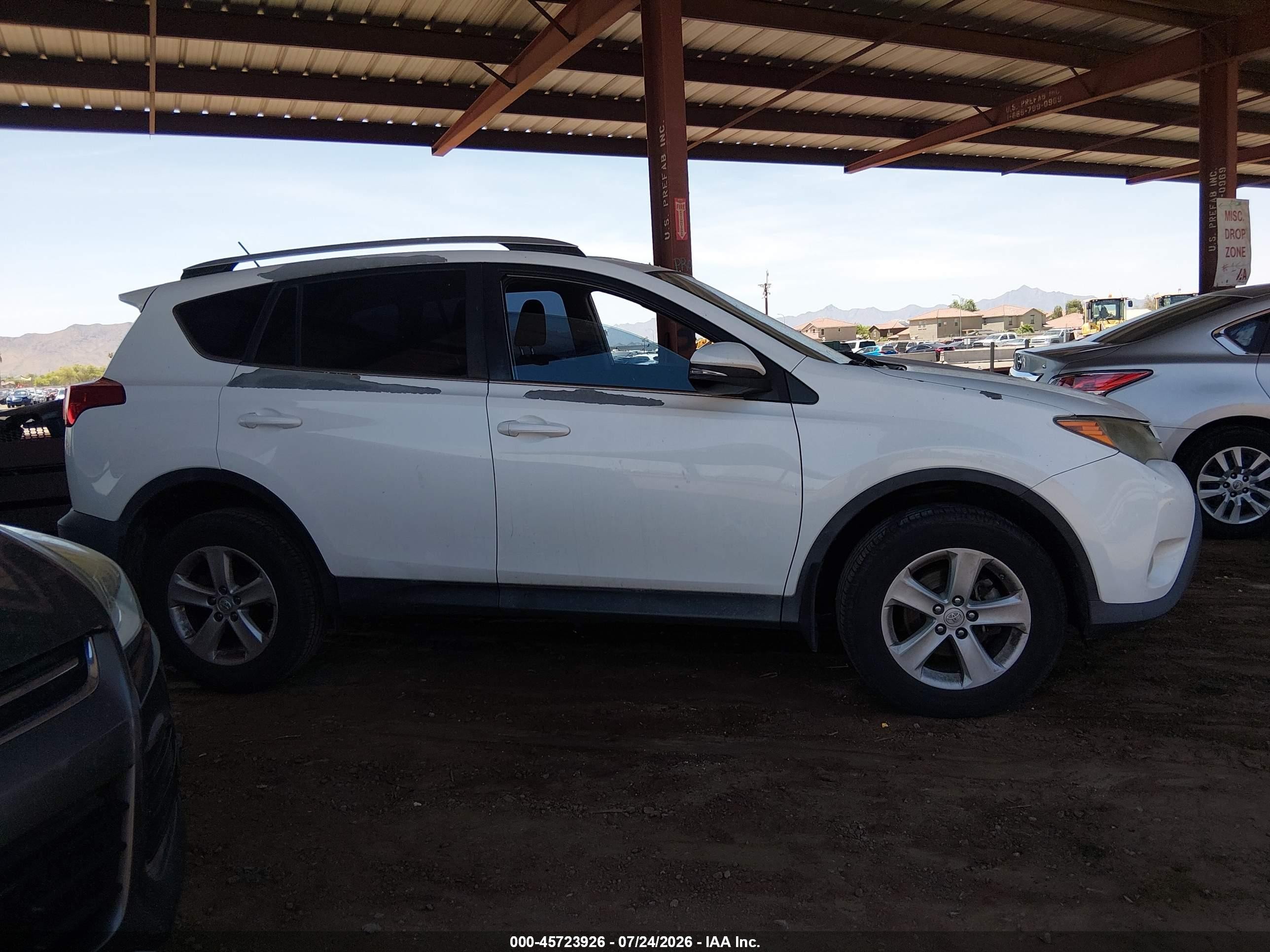 2014 Toyota Rav4 Xle White vin: 2T3WFREV2EW120662