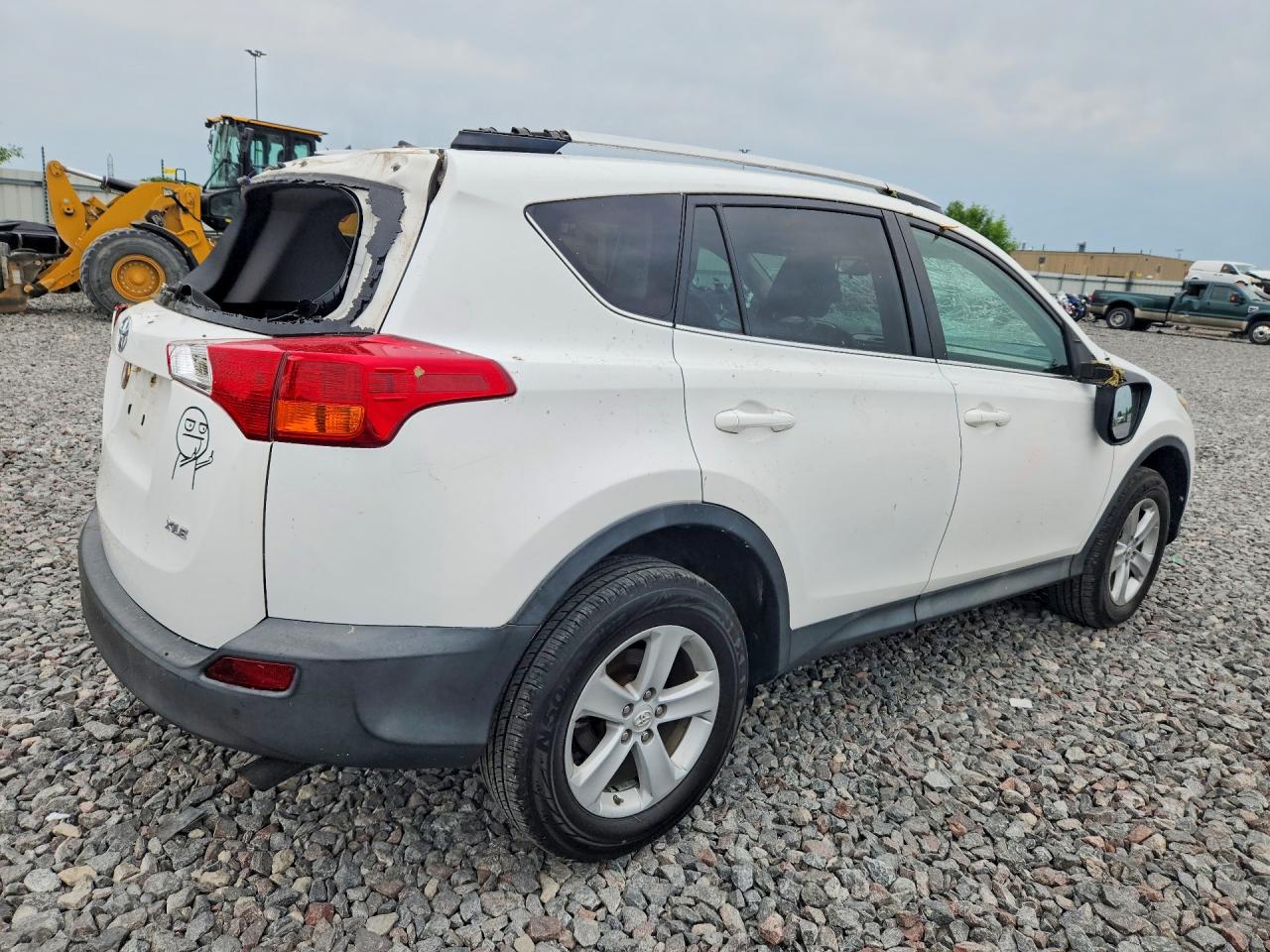 2014 Toyota Rav4 Xle White vin: 2T3WFREV2EW124226