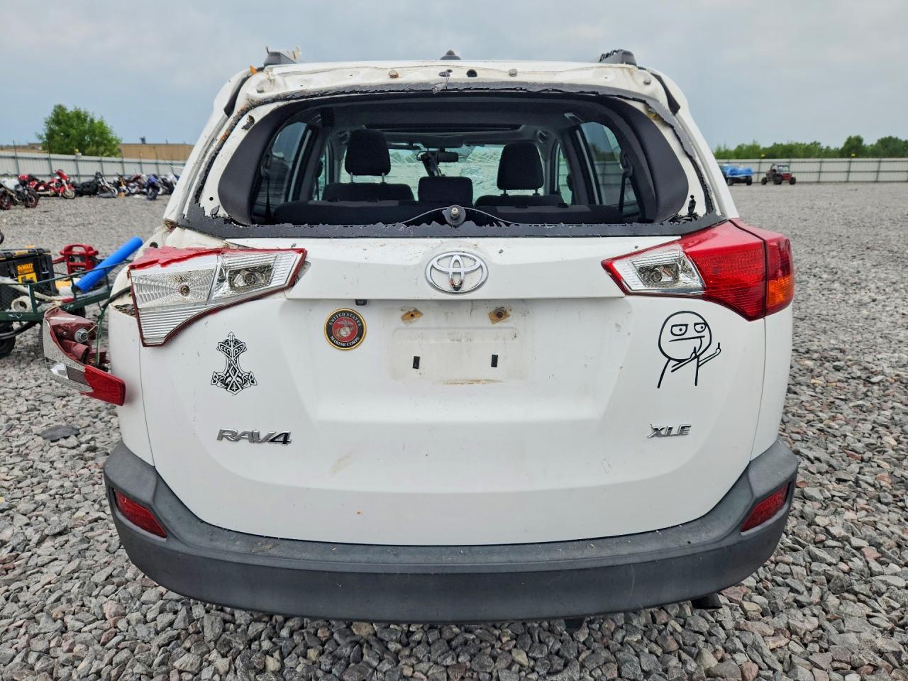 2014 Toyota Rav4 Xle White vin: 2T3WFREV2EW124226