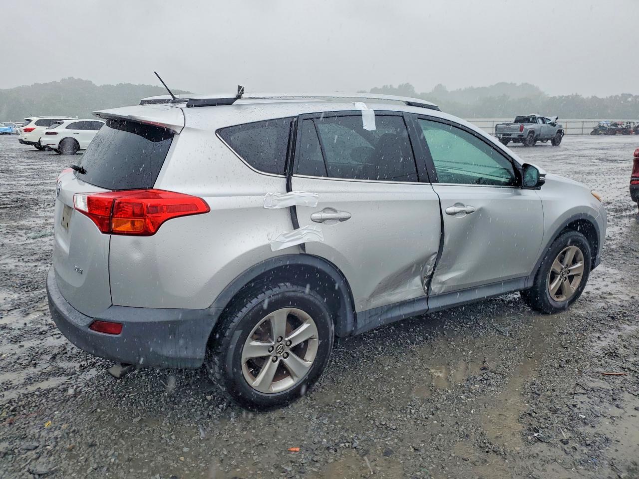 2015 Toyota Rav4 Xle Silver vin: 2T3WFREV2FW192043